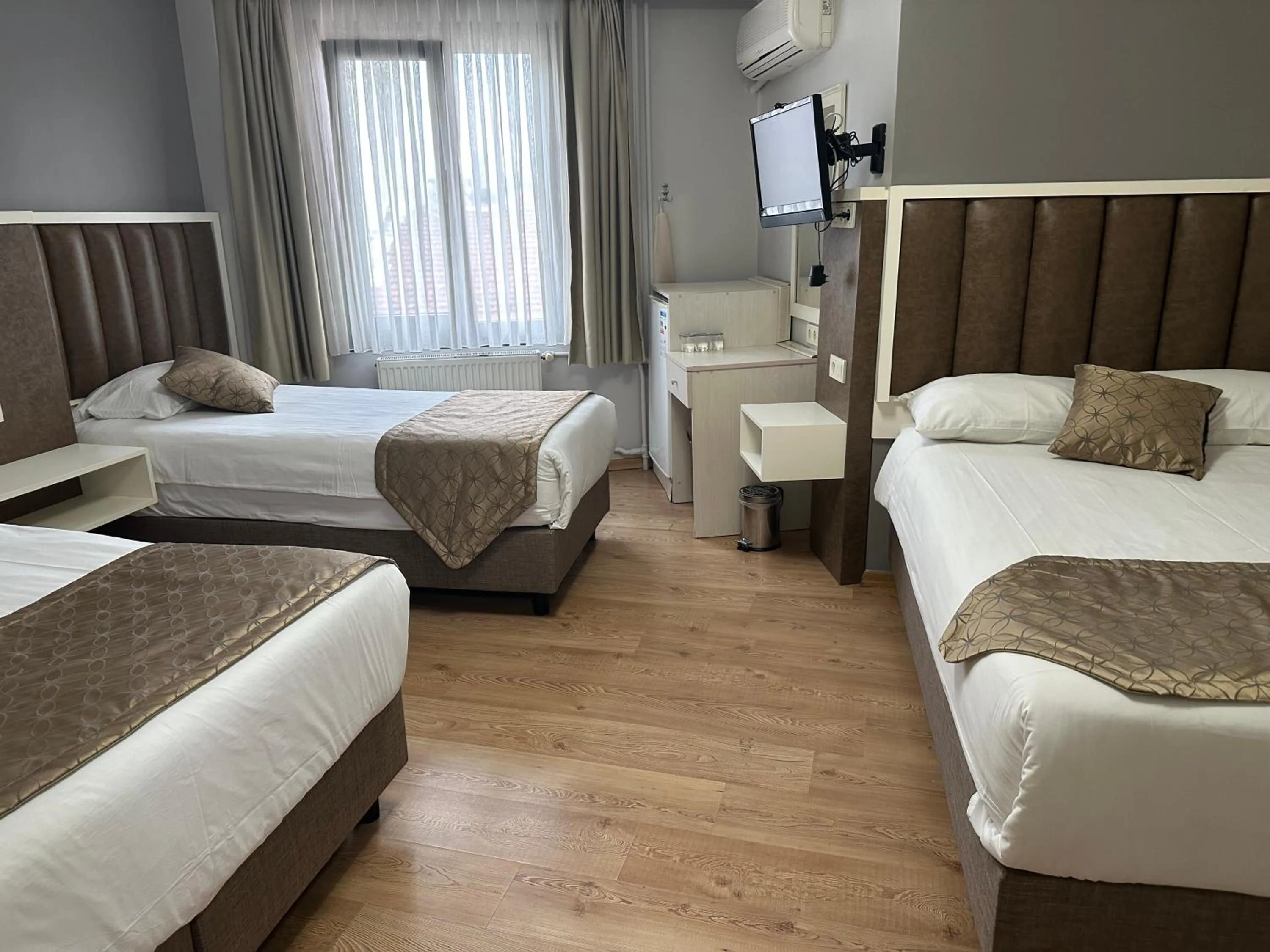 Photo of the whole room, Bed in Hotel Süreyya