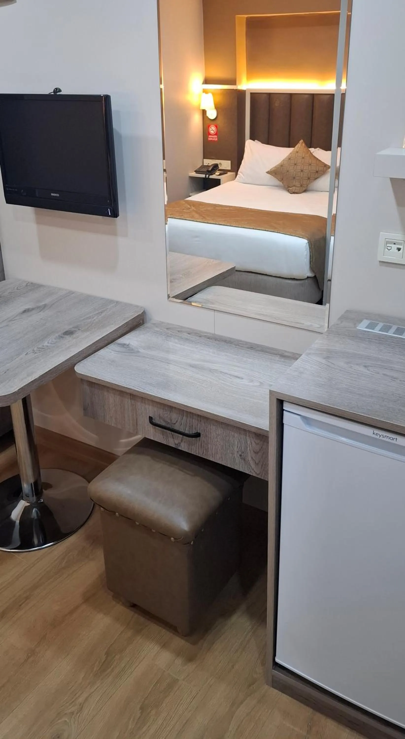 Bedroom, Bed in Hotel Süreyya