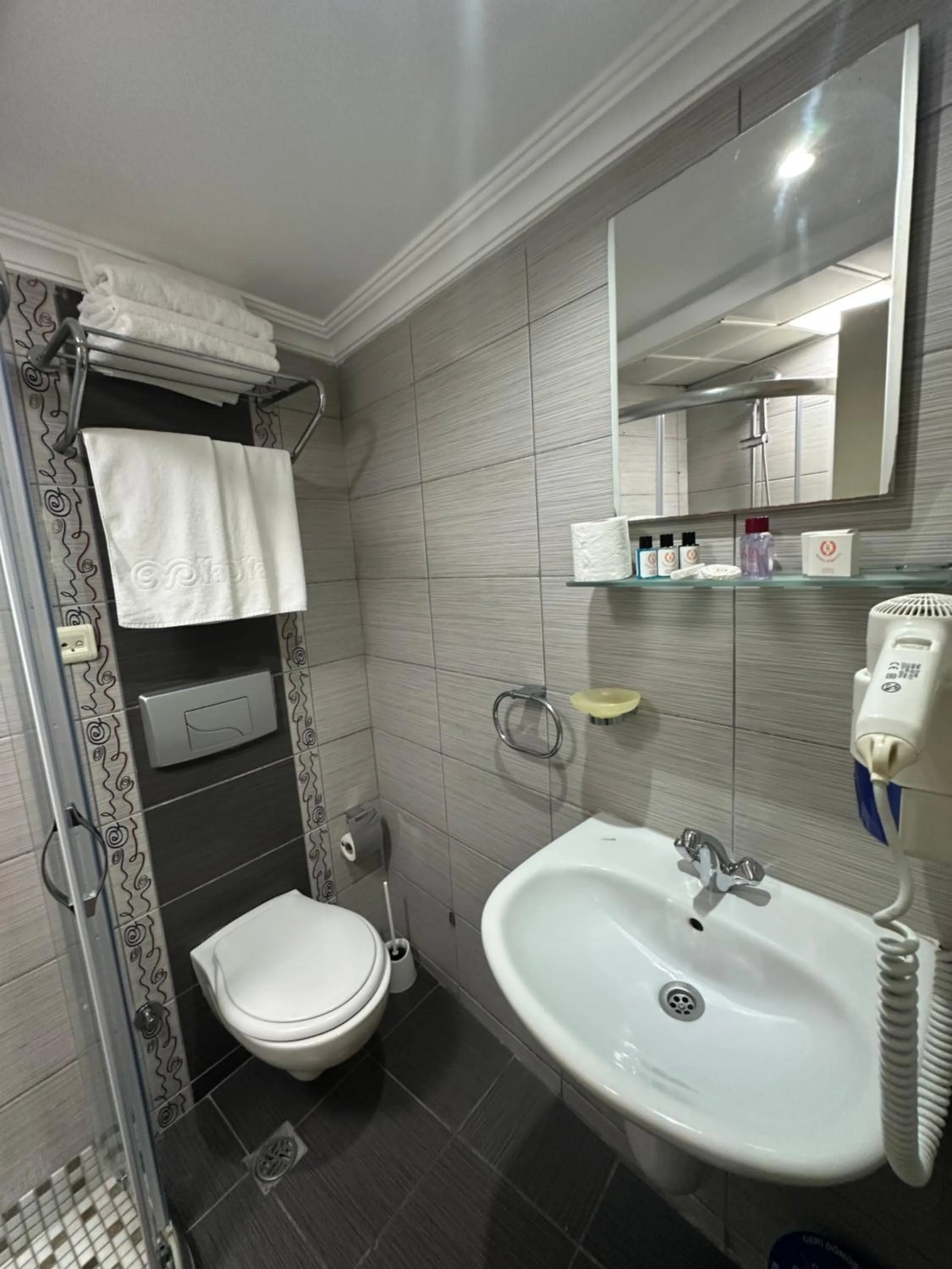 Bathroom in Hotel Süreyya