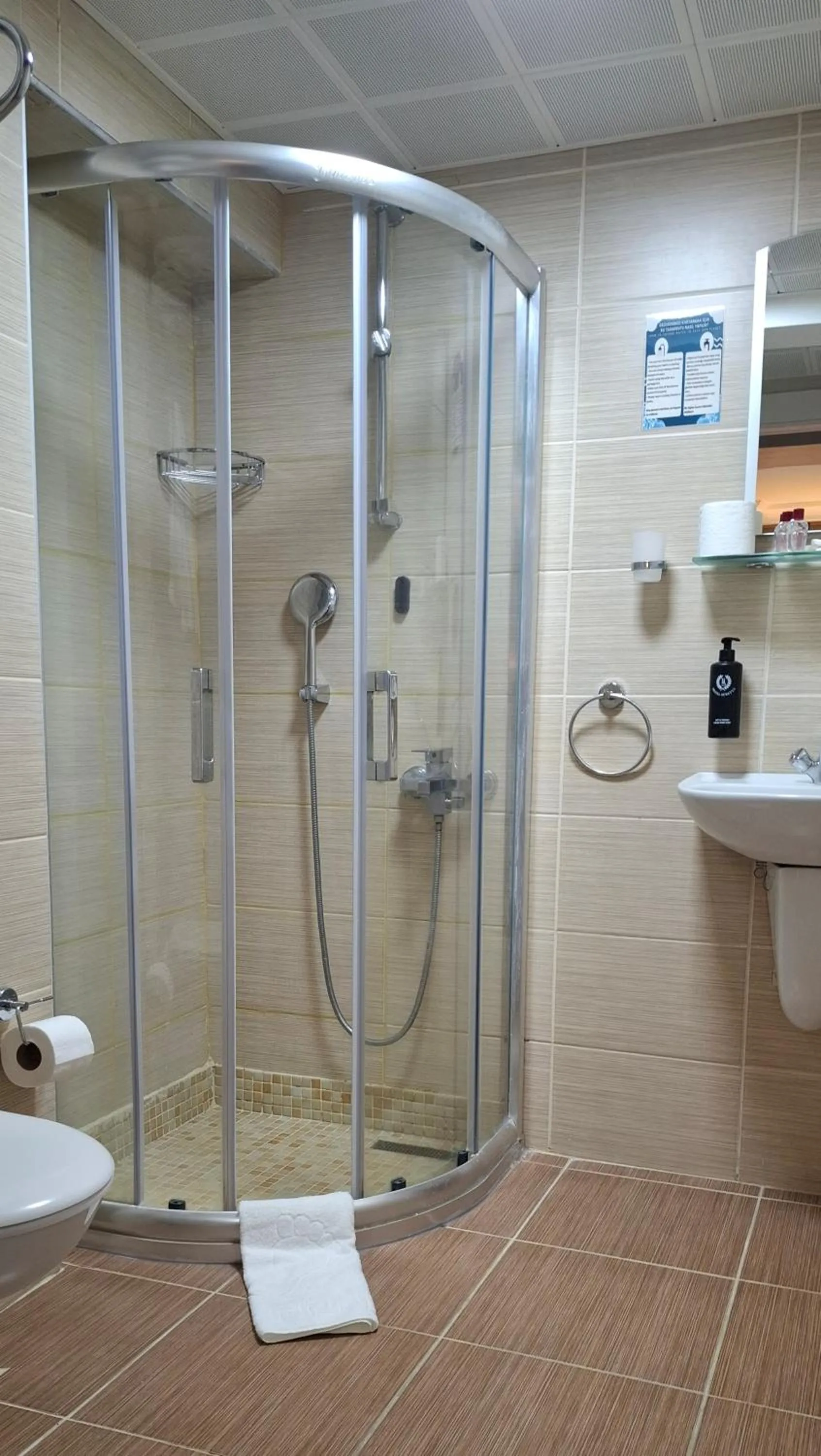 Shower in Hotel Süreyya