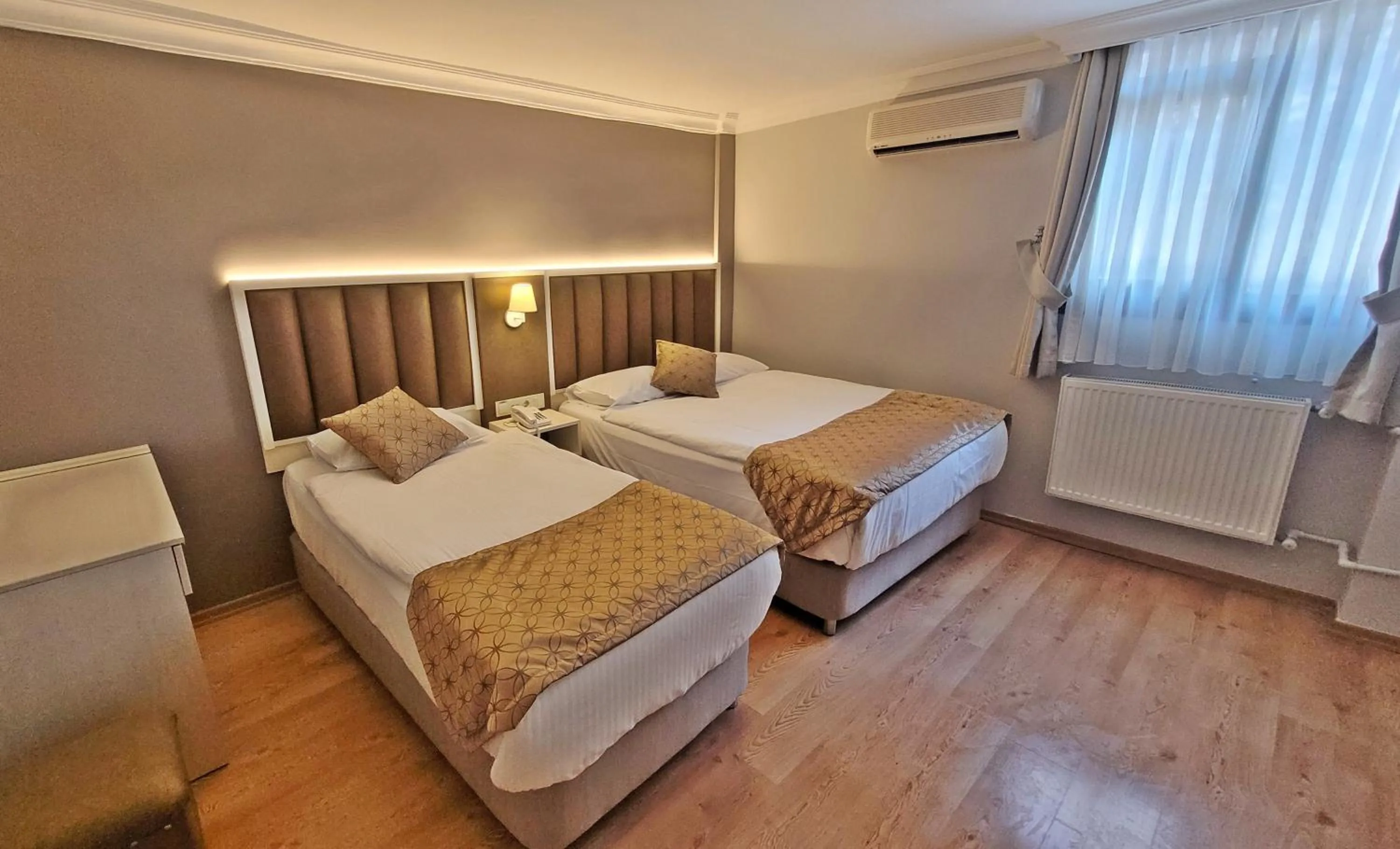 Photo of the whole room, Bed in Hotel Süreyya