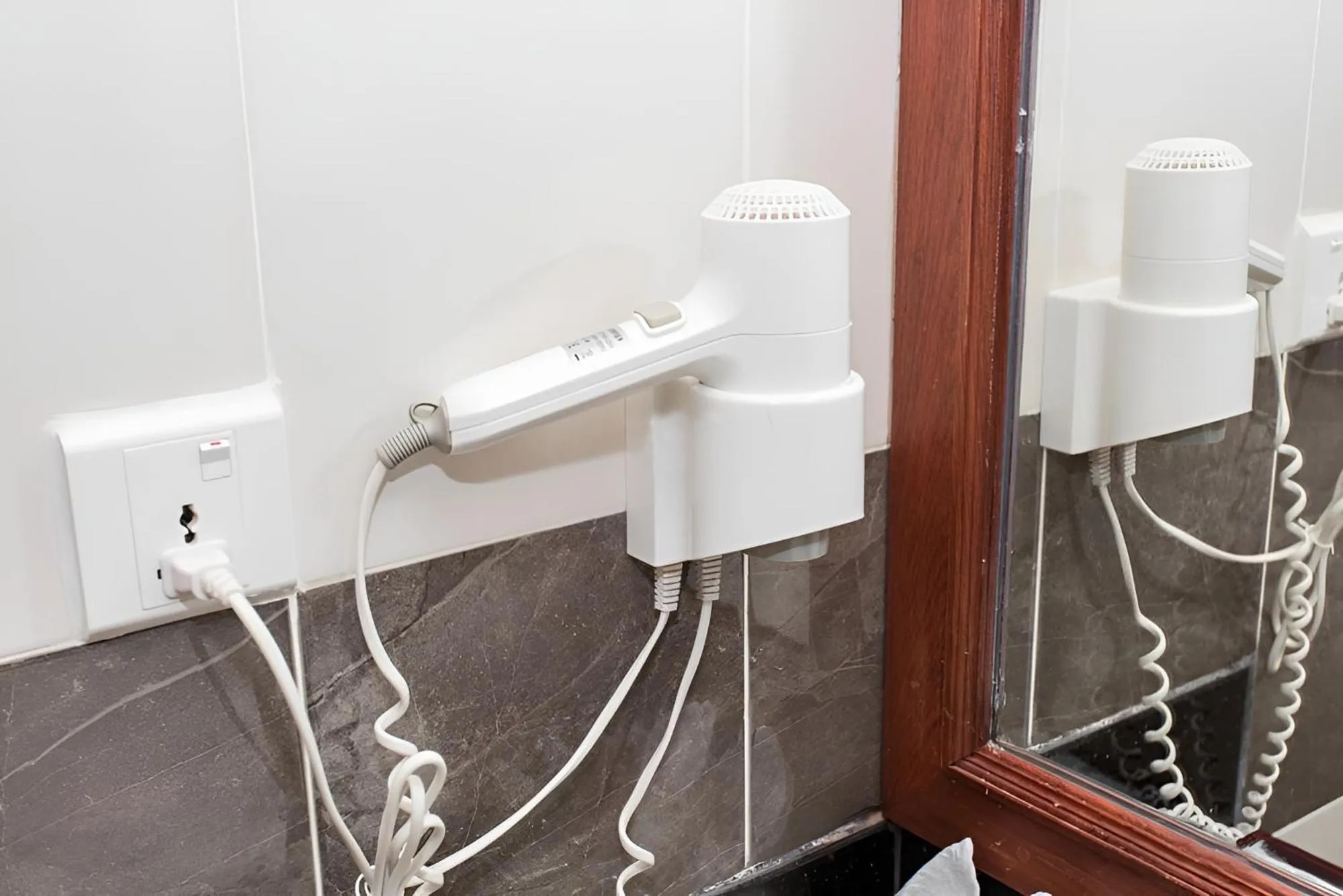 hair dryier in Cheathata CTA Hotel Siem Reap