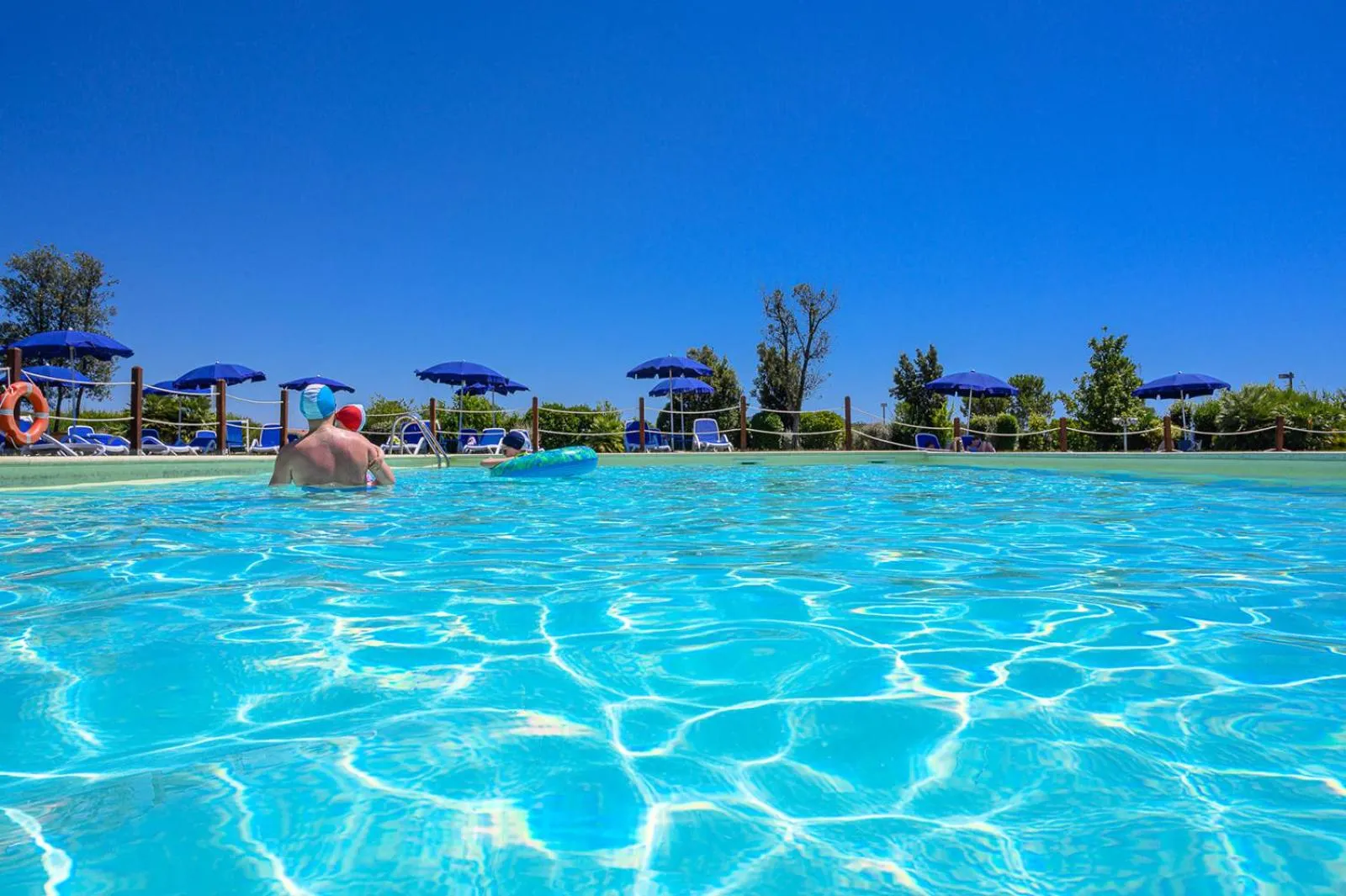 Swimming pool in Residenza Principina