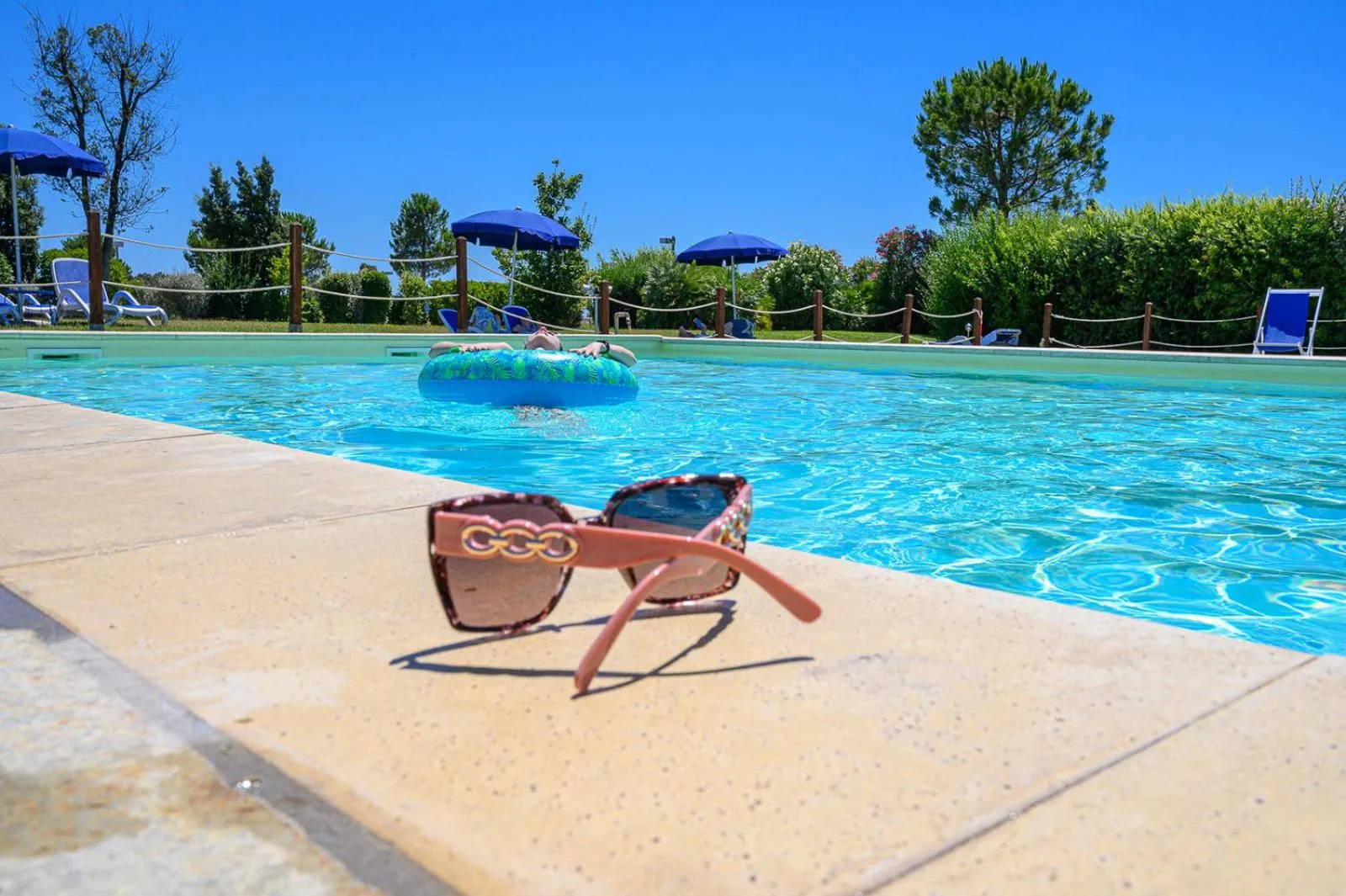 Swimming pool in Residenza Principina