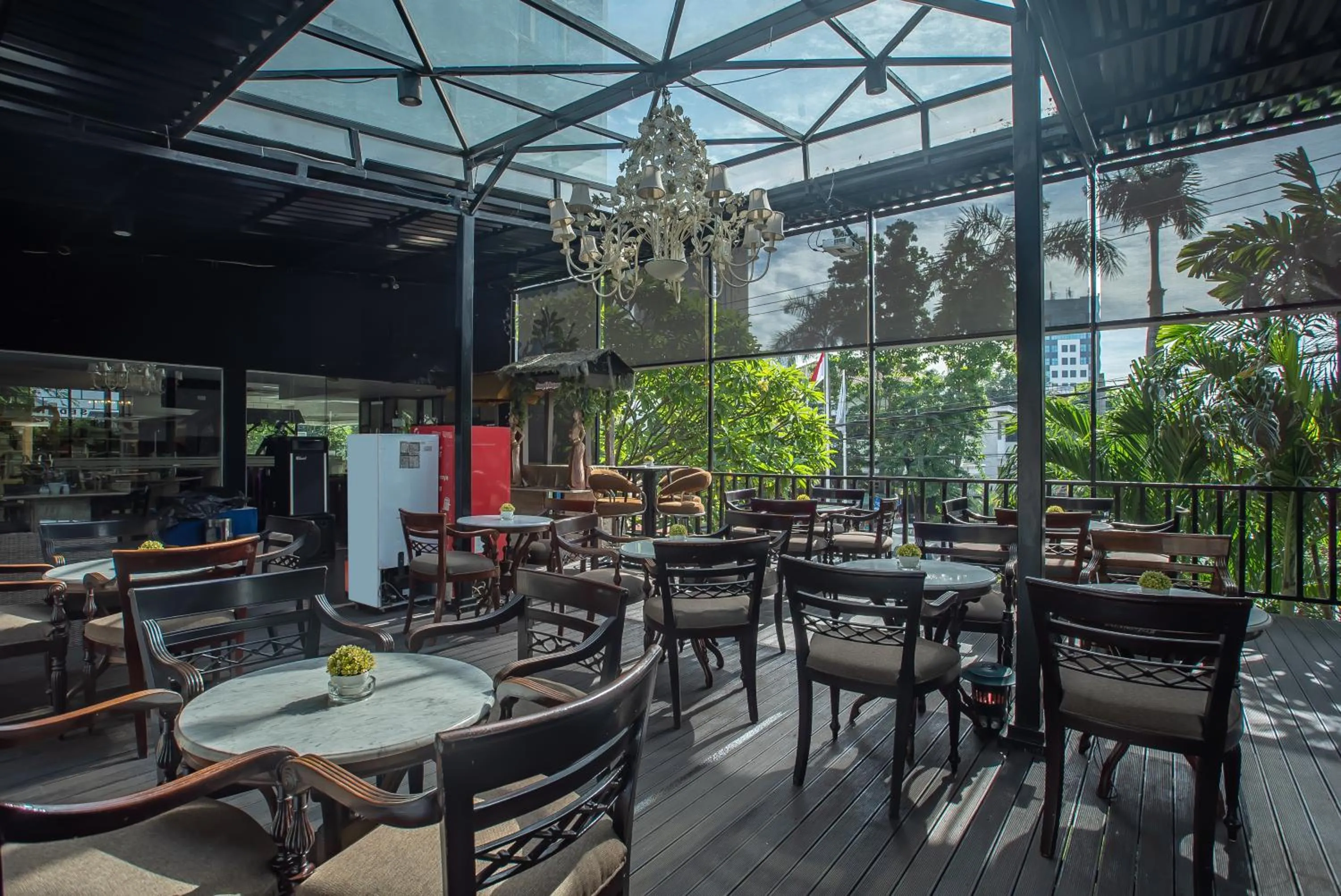 Restaurant/places to eat in Royal Regantris Cendana