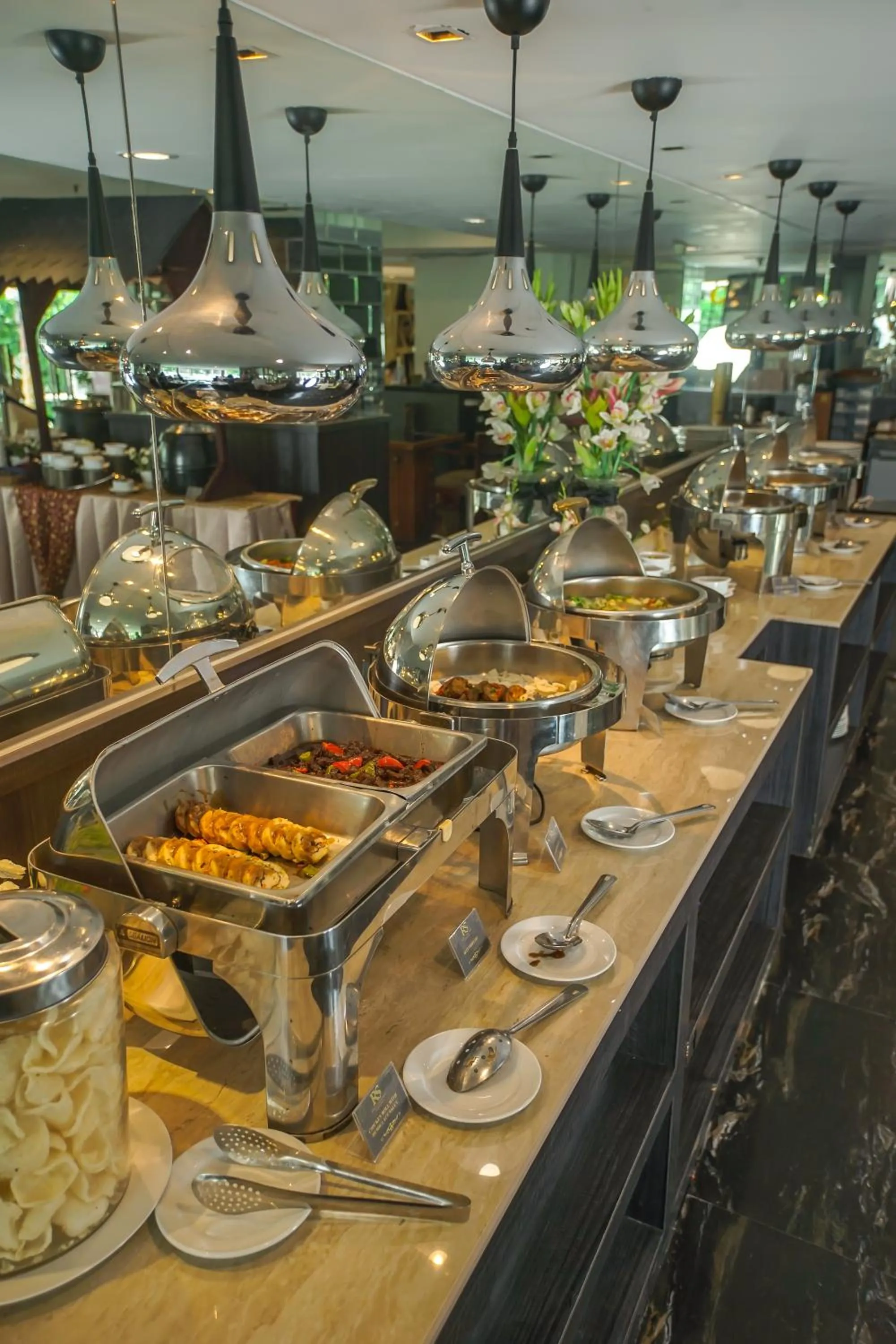 Buffet breakfast in Royal Regantris Cendana