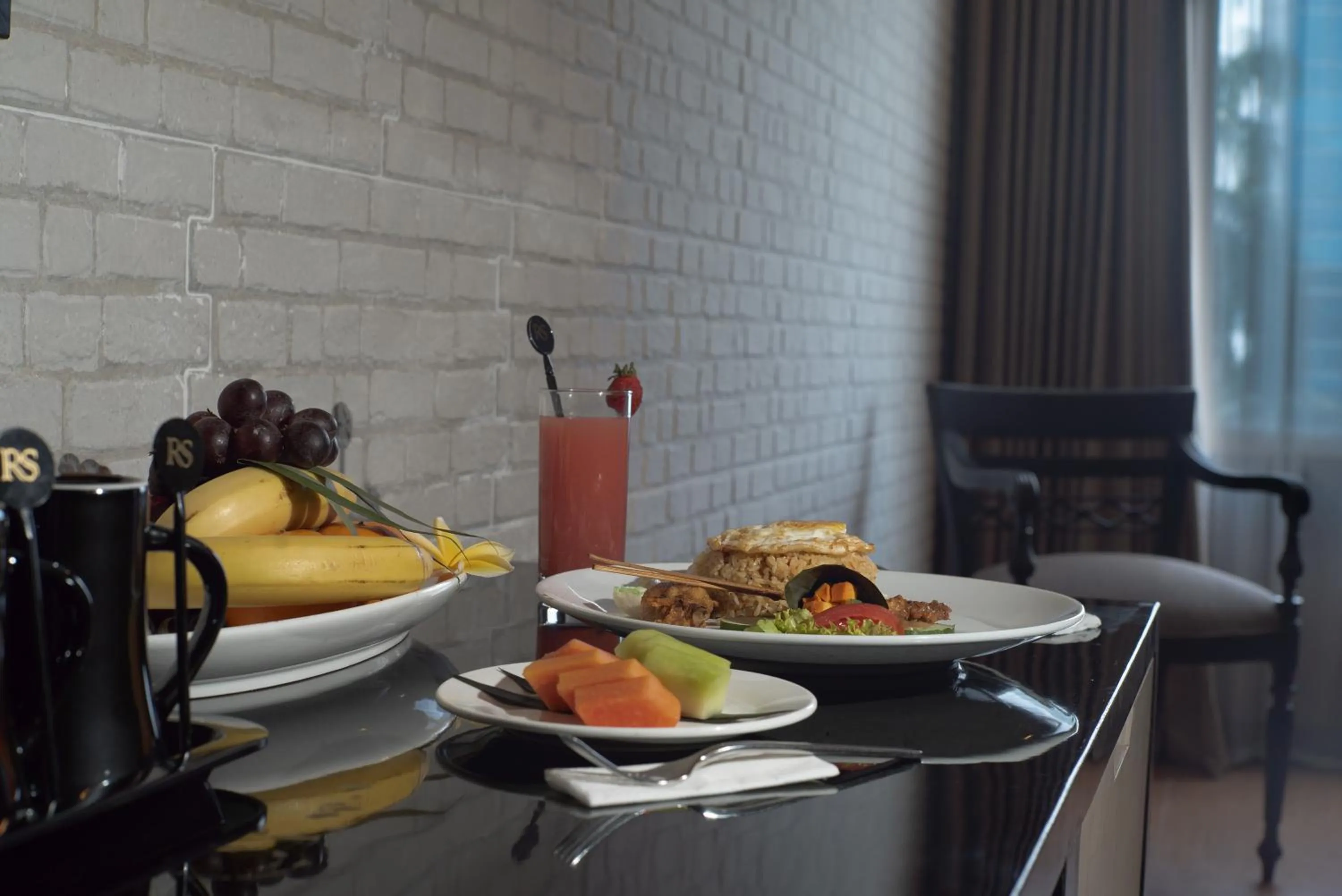 Food in Royal Regantris Cendana