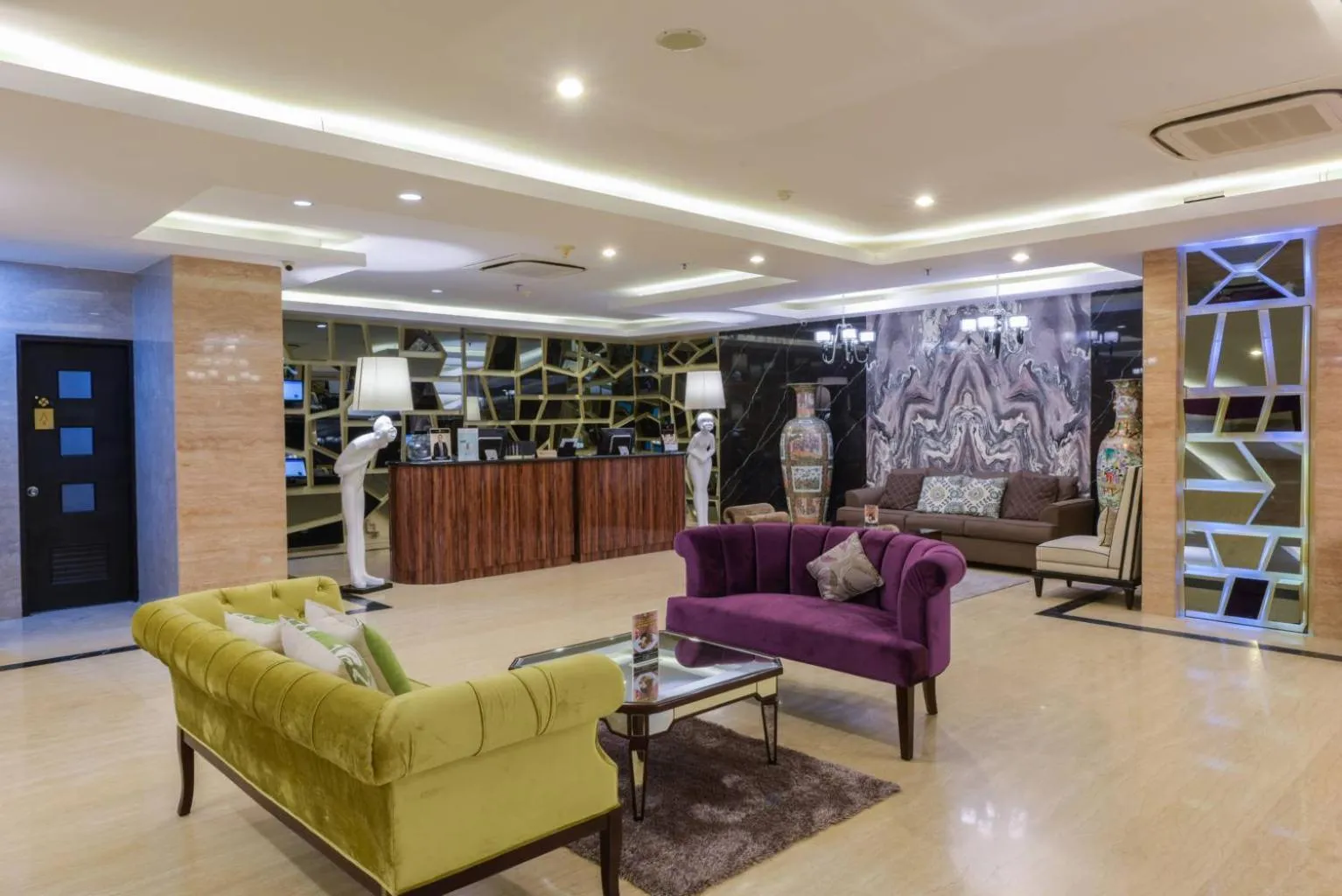 Lobby or reception in Royal Regantris Cendana
