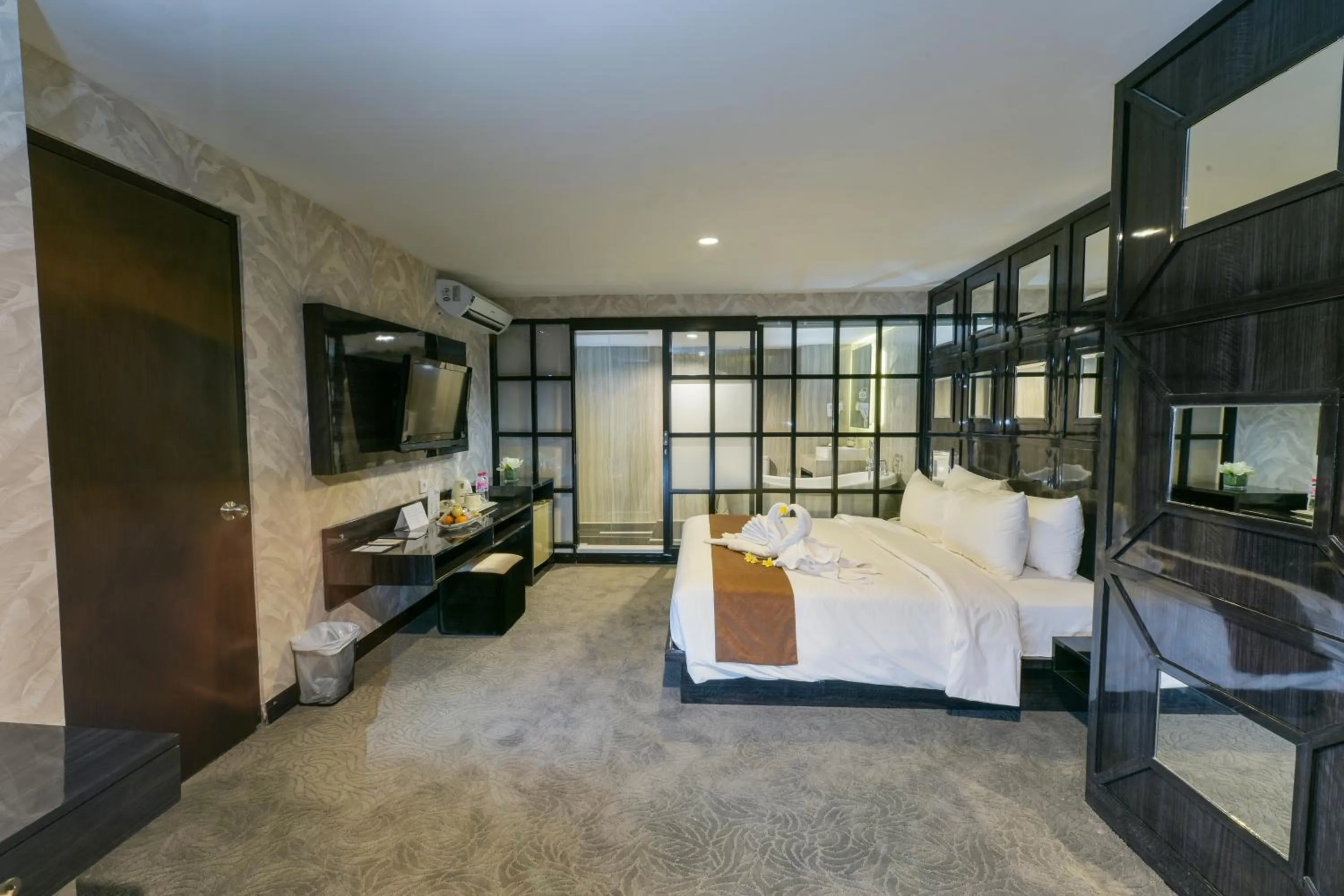 Bedroom, Bed in Royal Regantris Cendana