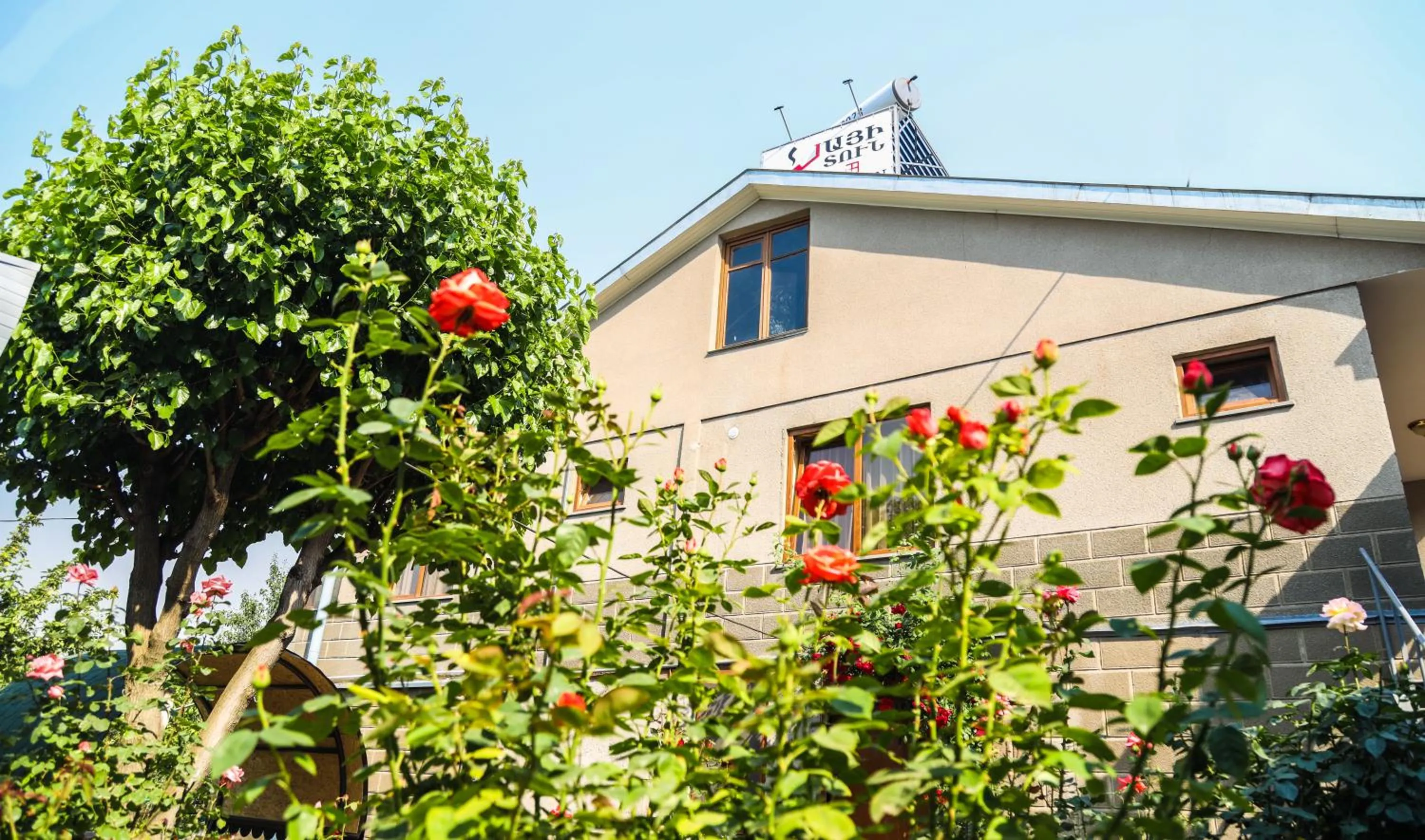 Four-Bedroom House in Hayi Tun Guest House
