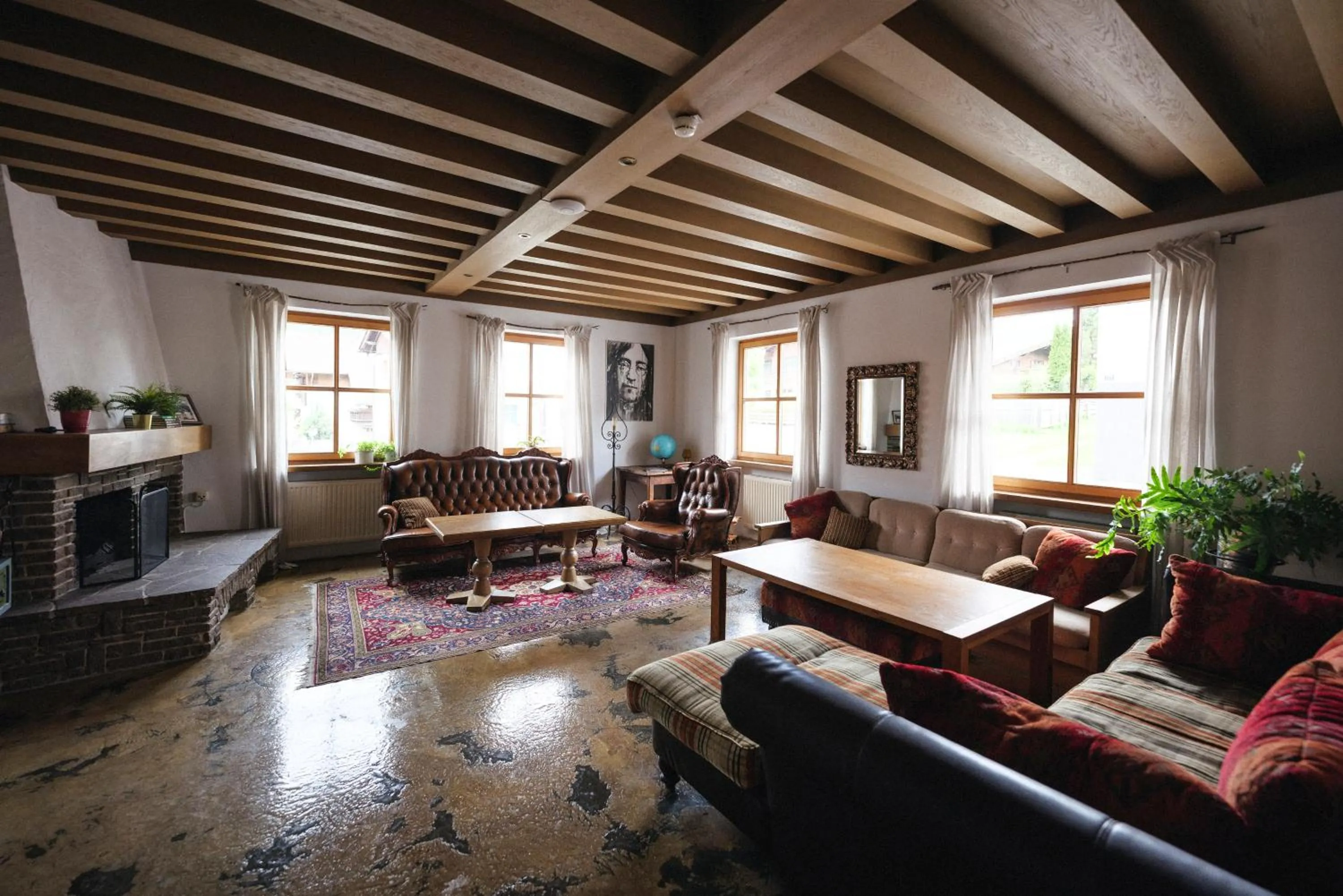 Lounge or bar in Mellow Mountain Hostel