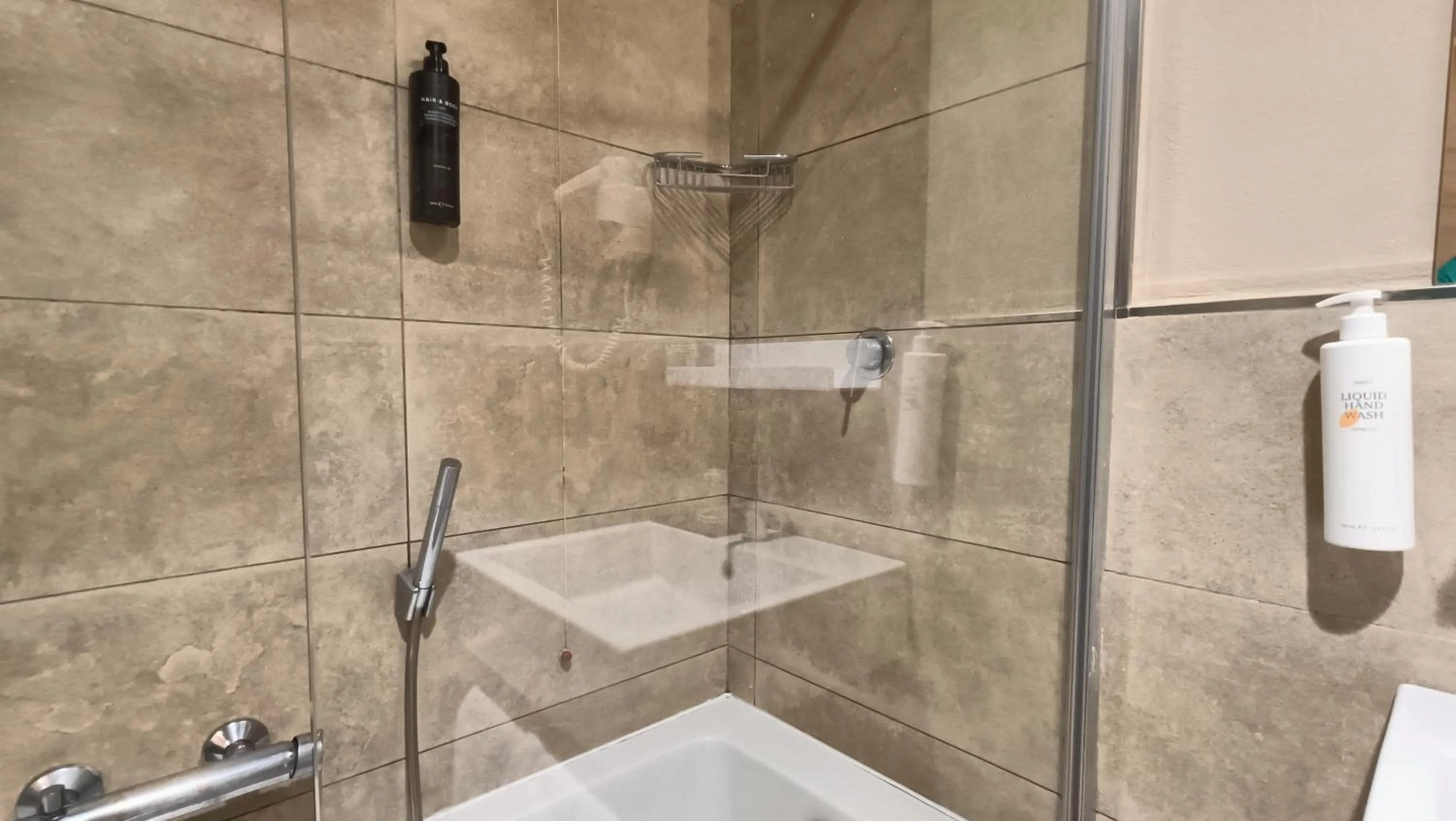 Bathroom in Hotel President