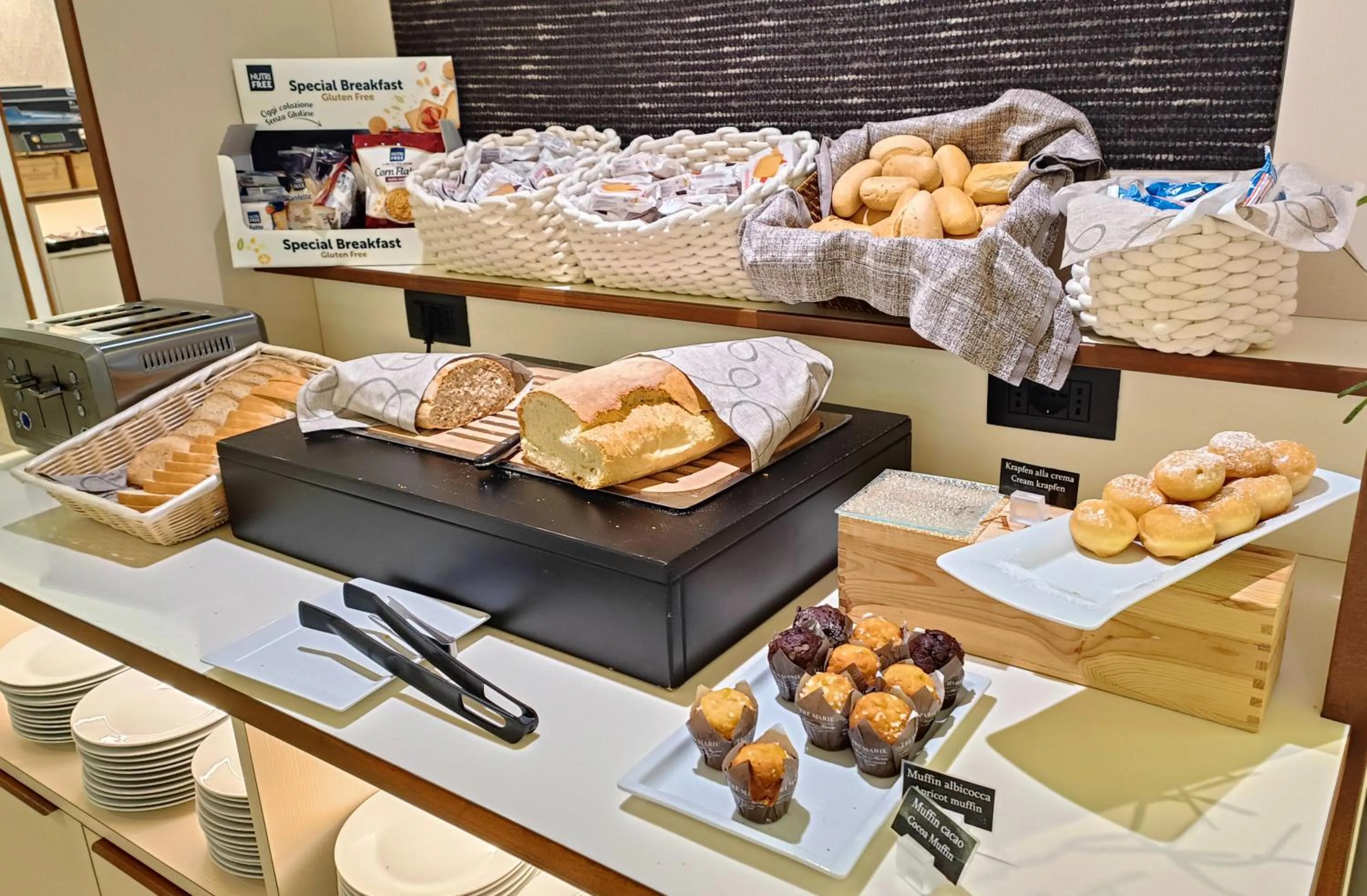 Breakfast in Hotel President