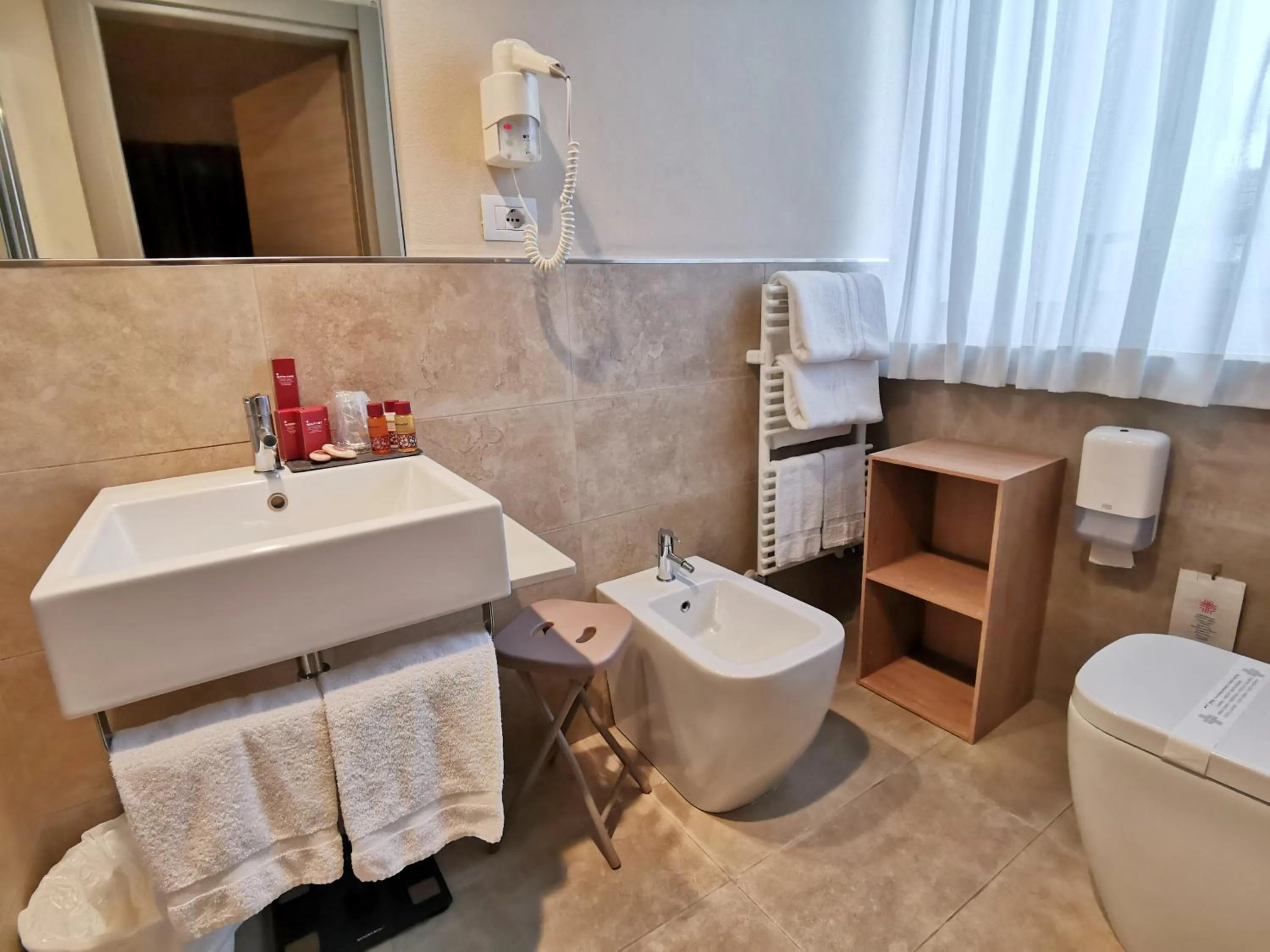 Toilet in Hotel President