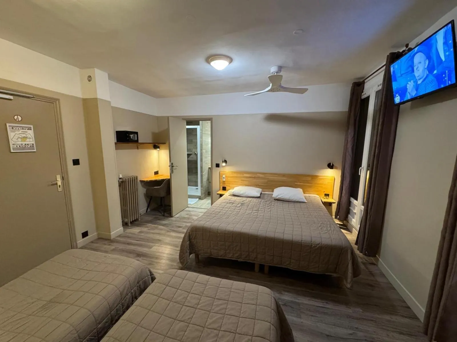 Bedroom, Bed in Angleterre Hotel