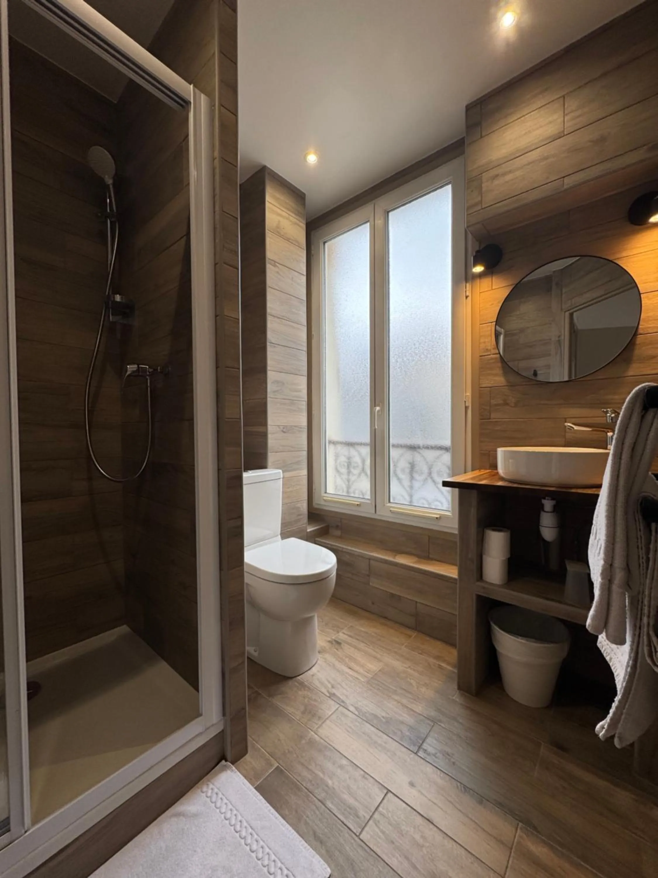 Bathroom in Angleterre Hotel