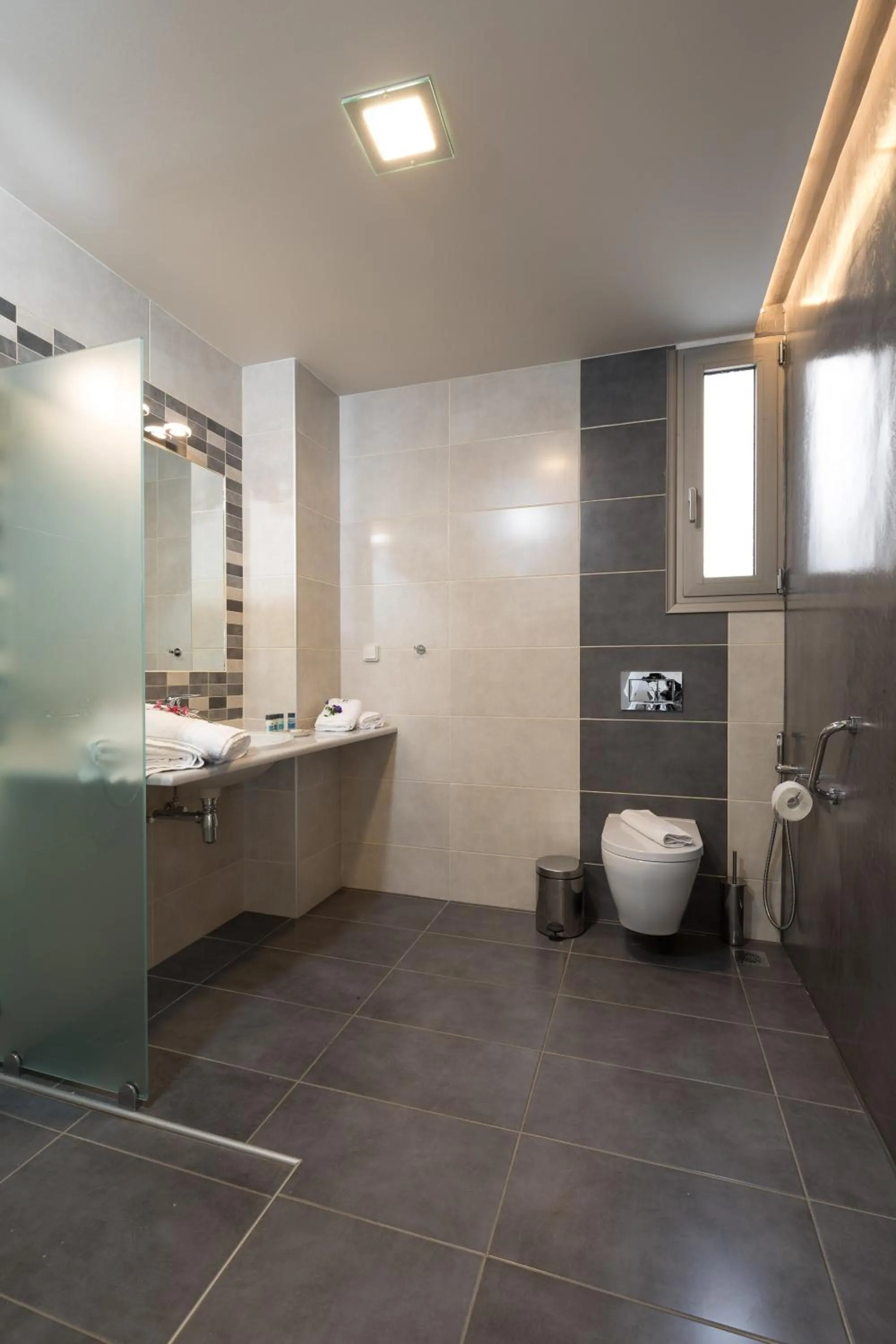 Shower in Belvedere Luxury Apartments & Spa