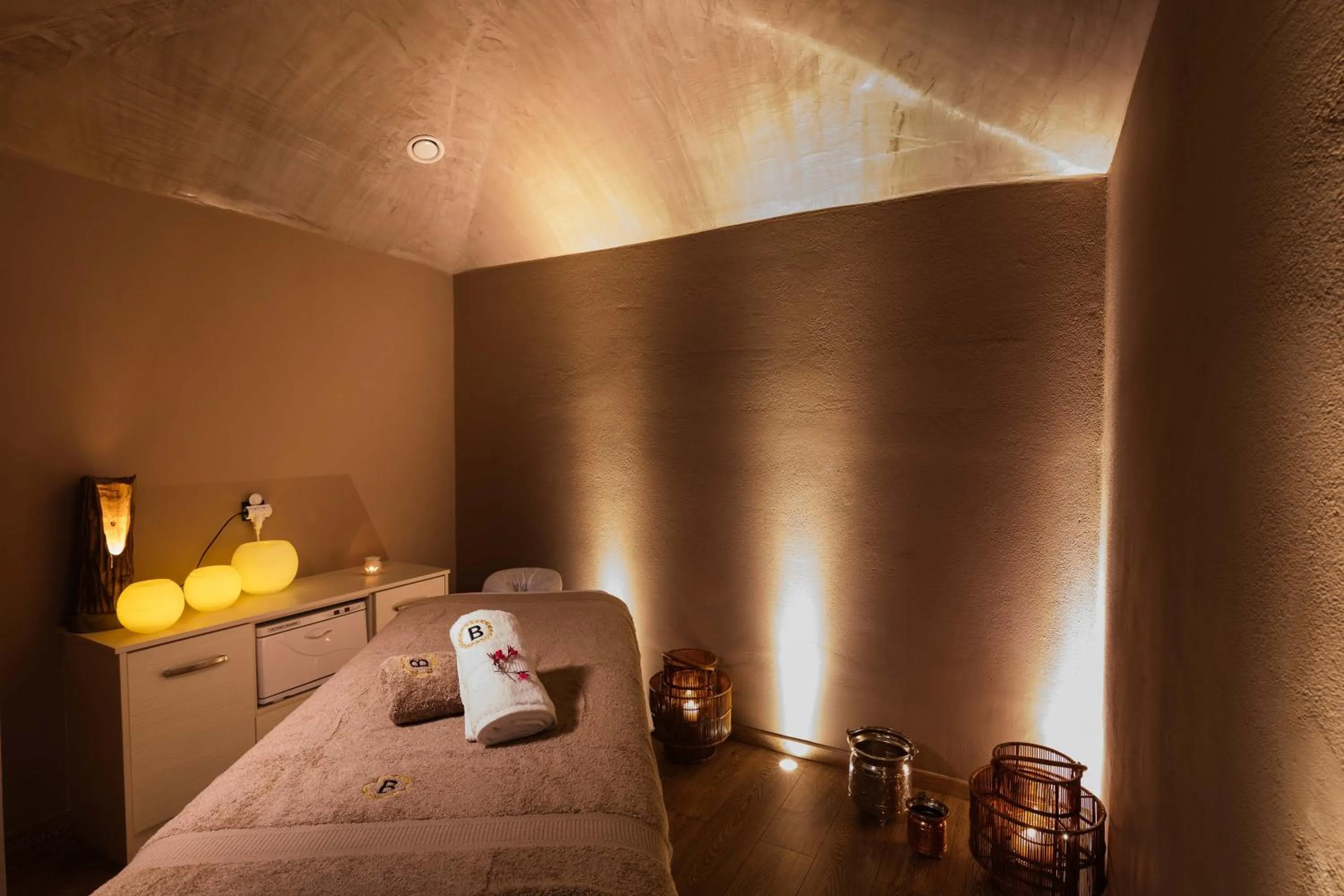 Massage, Bed in Belvedere Luxury Apartments & Spa