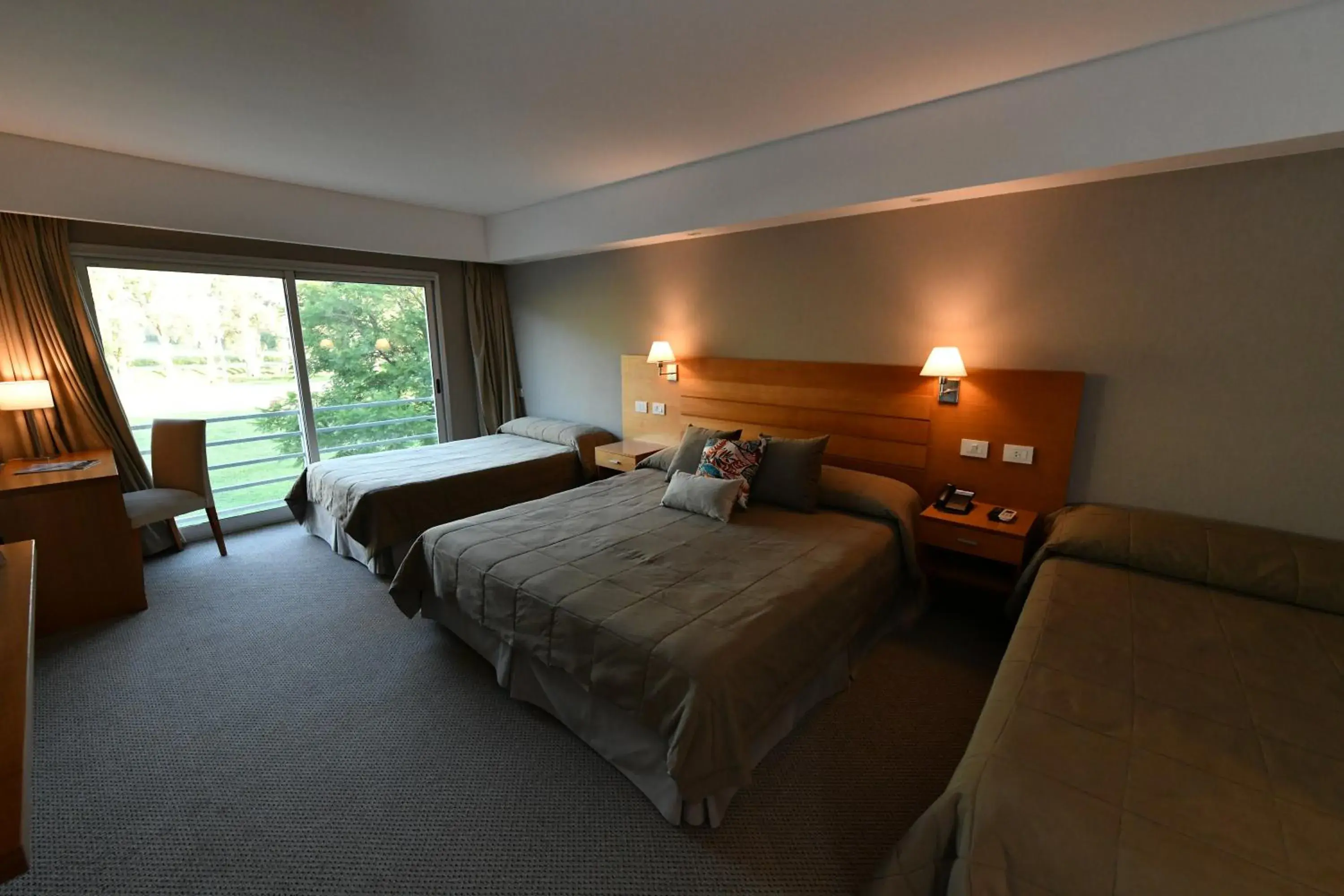 Superior Quadruple Room in Howard Johnson San Francisco Superior Quadruple Room in Howard Johnson San Francisco