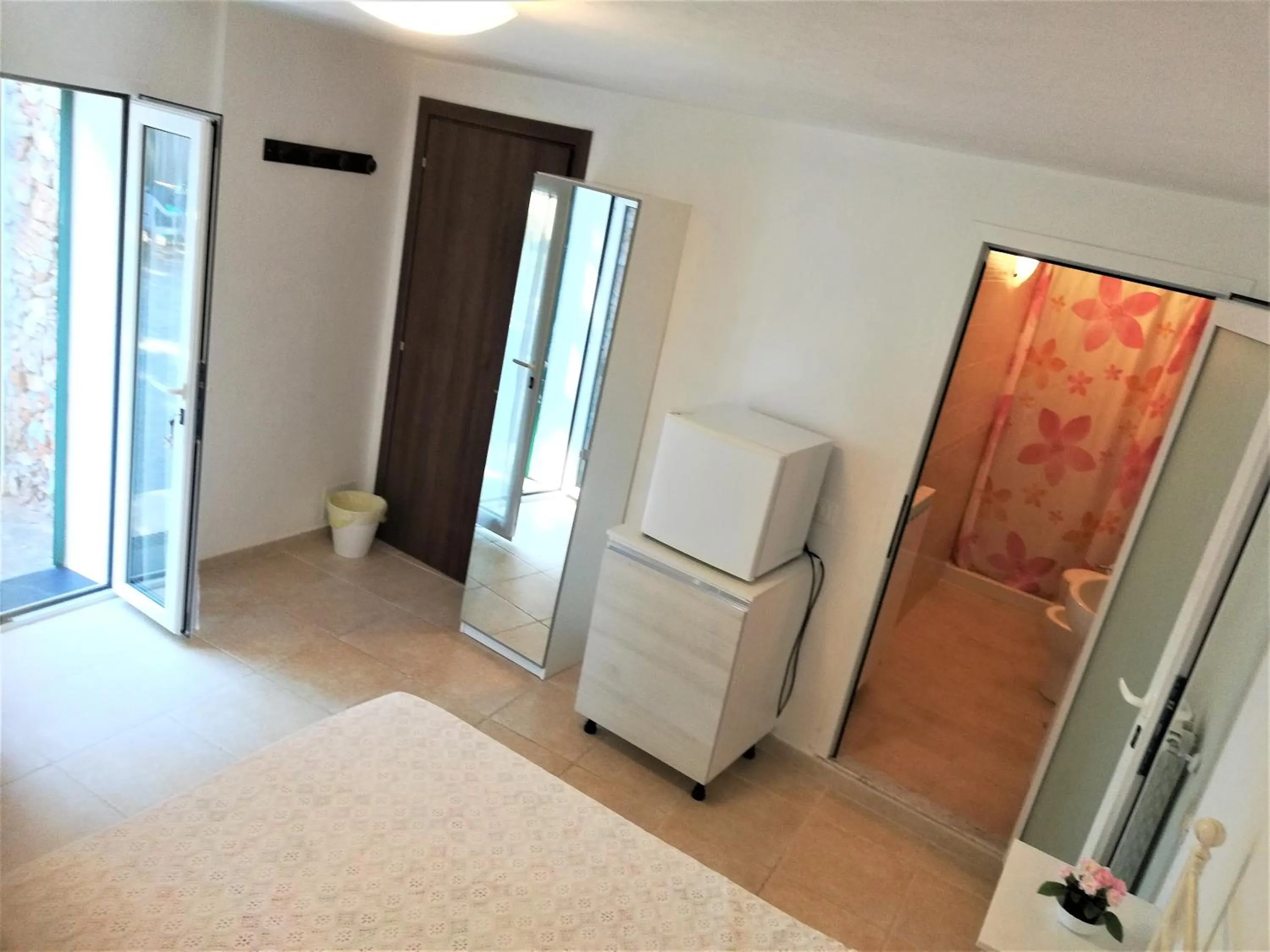 Photo of the whole room, Bed in Lucrae'