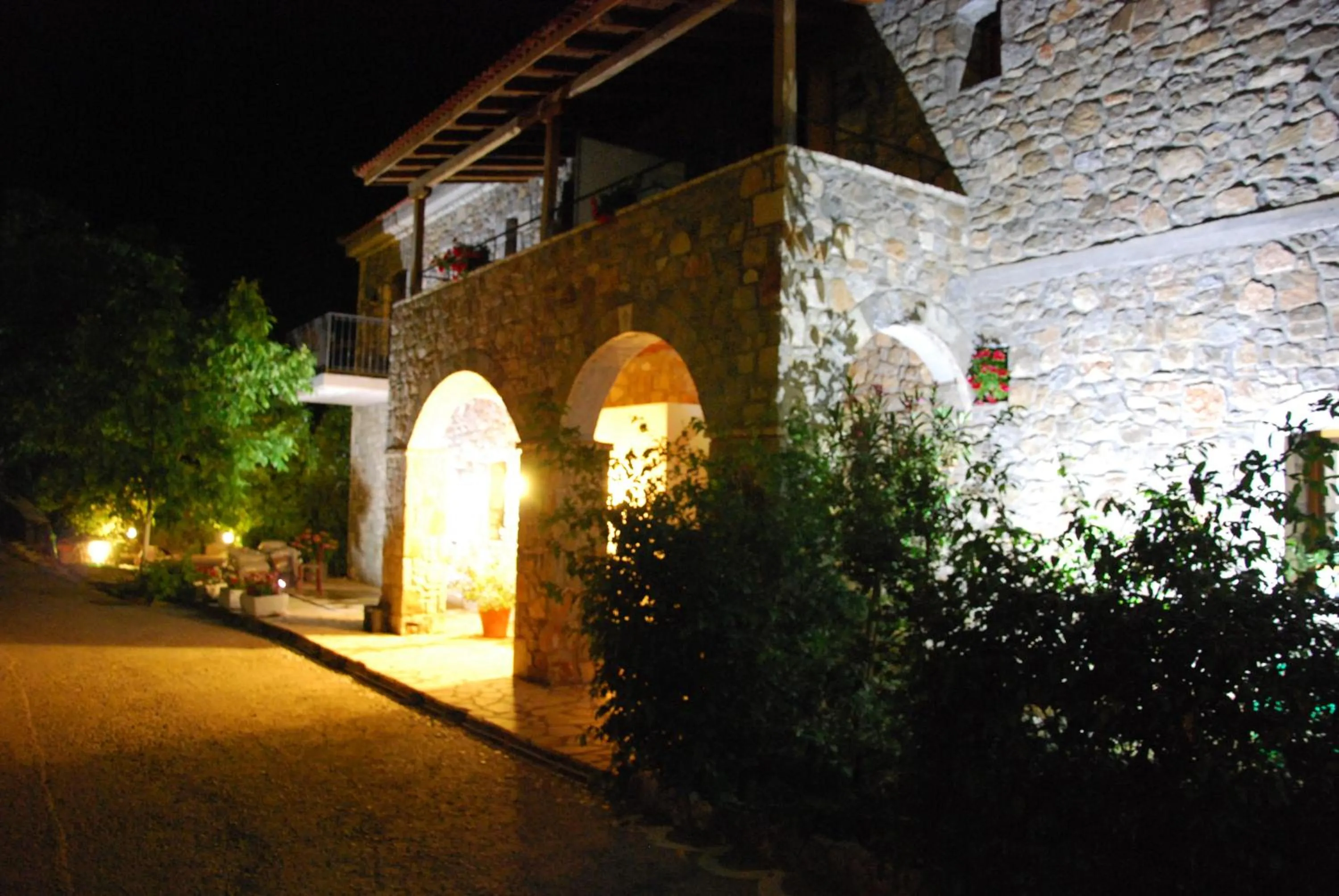 Facade/entrance in Hotel Papanikola