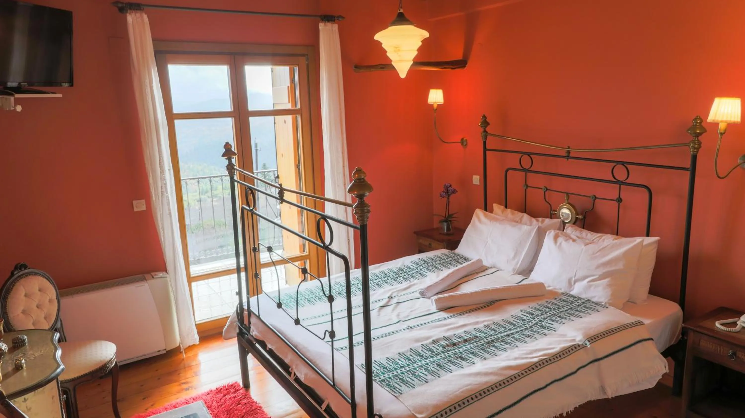 Bed in Hotel Papanikola