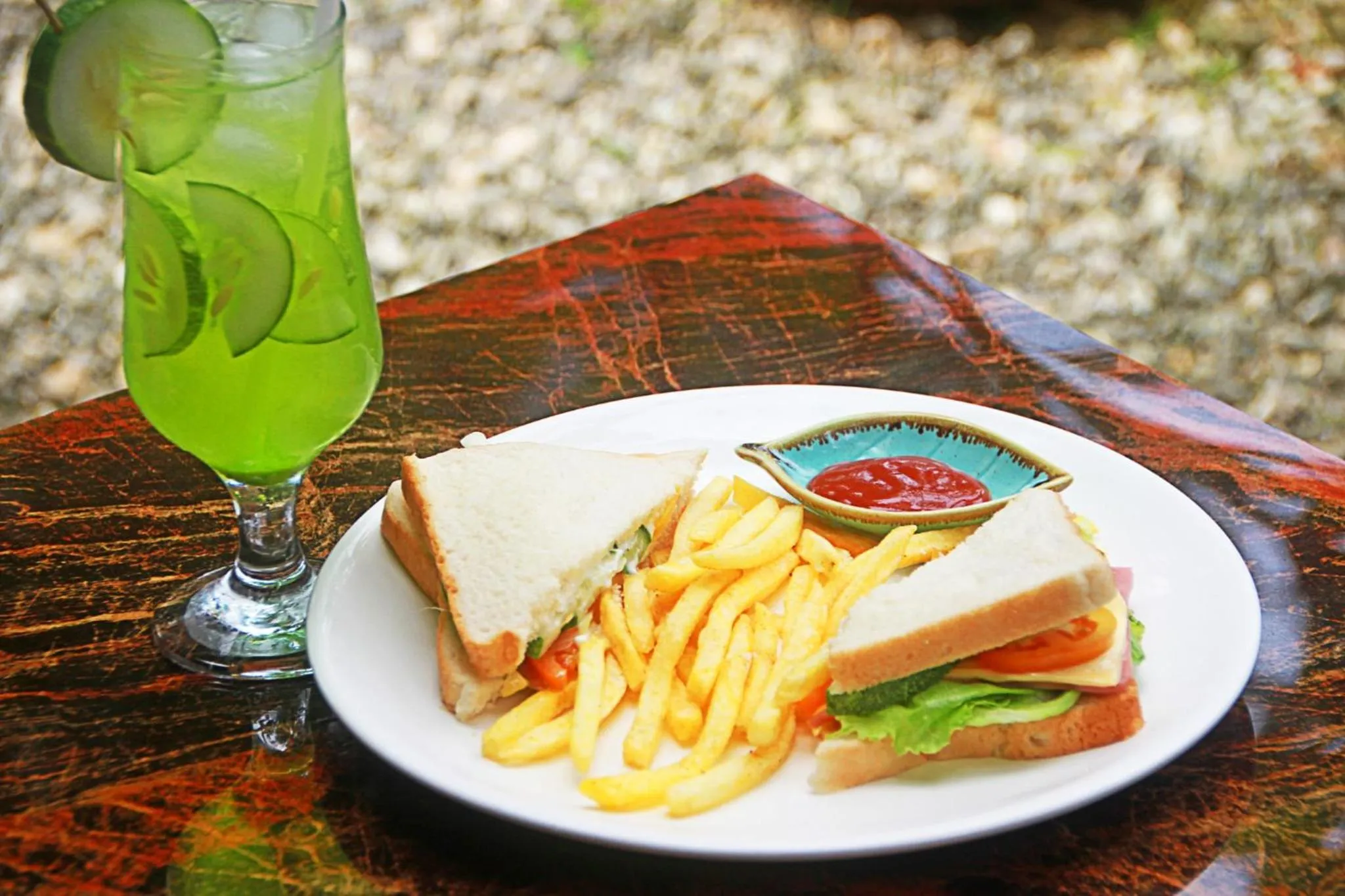 Lunch in Adriana's Place Tropical Guesthouse