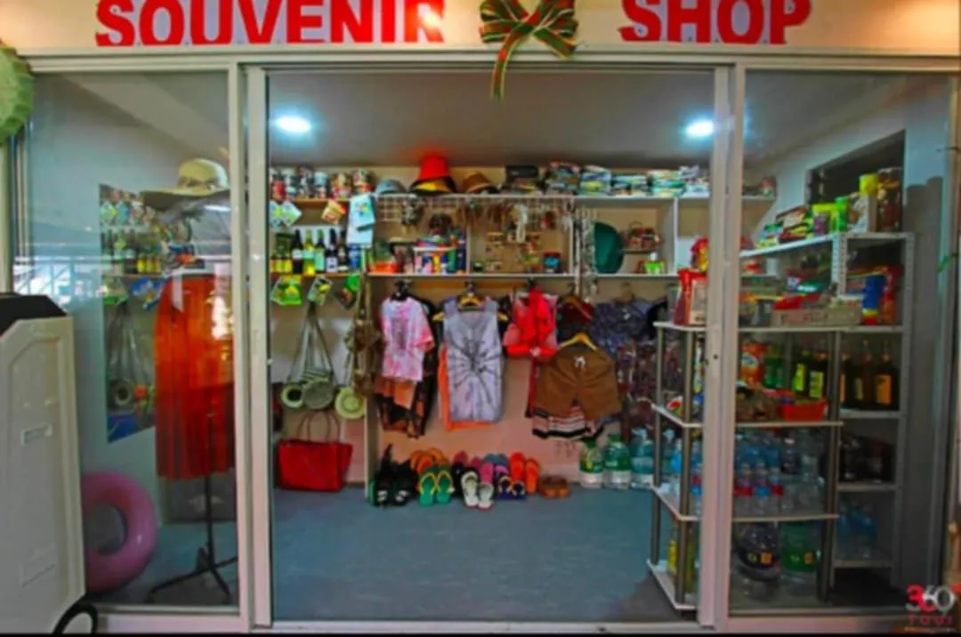 On-site shops in Adriana's Place Tropical Guesthouse