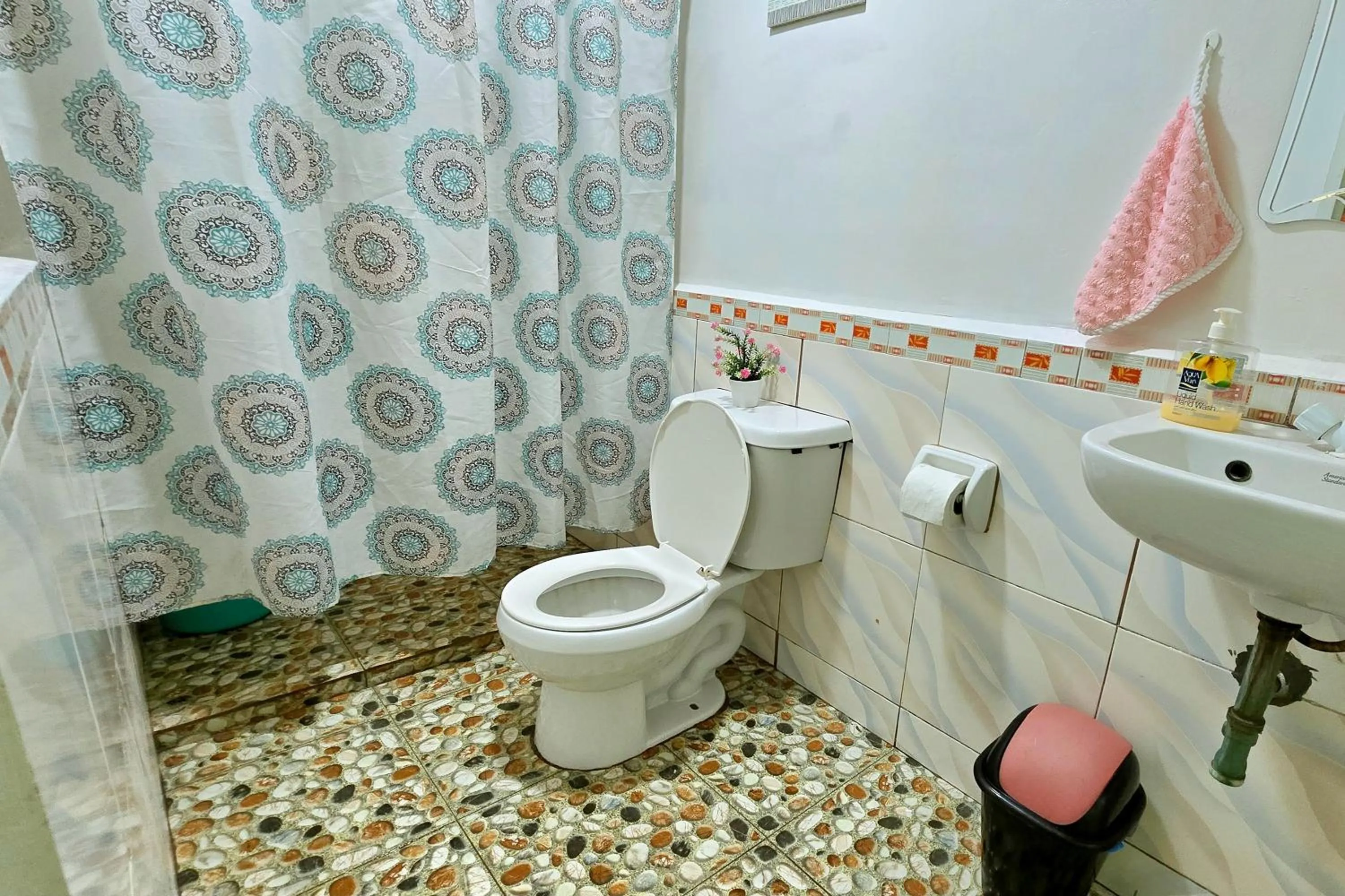 Bathroom in ADRIANA's PLACE TROPICAL GUESTHOUSE