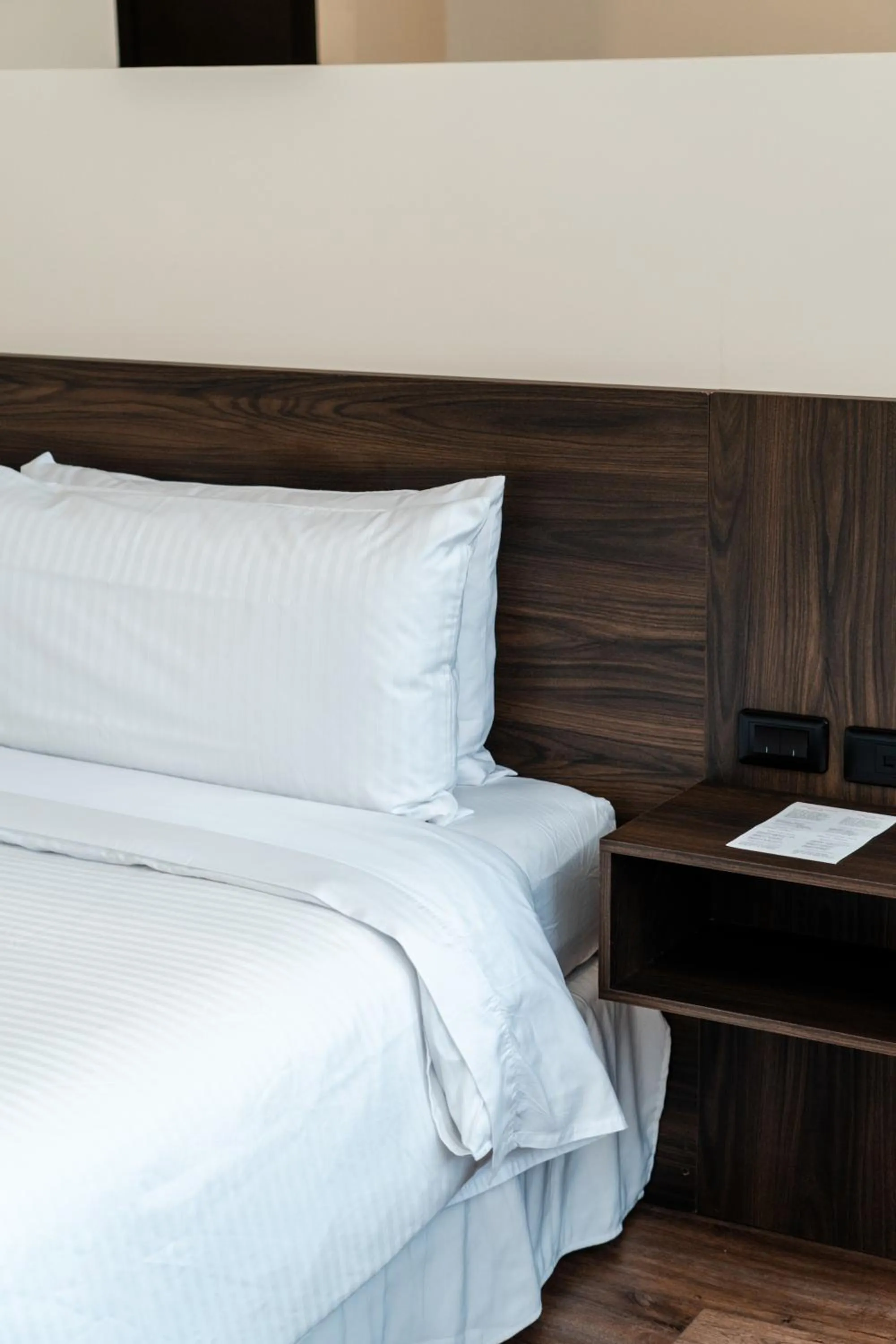 Bed in Best Western Plus Hotel San Diego