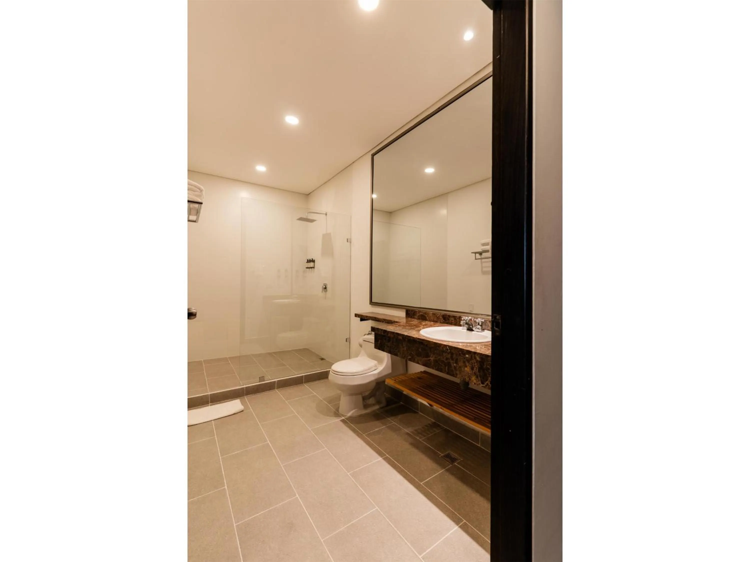 Bathroom in Best Western Plus Hotel San Diego