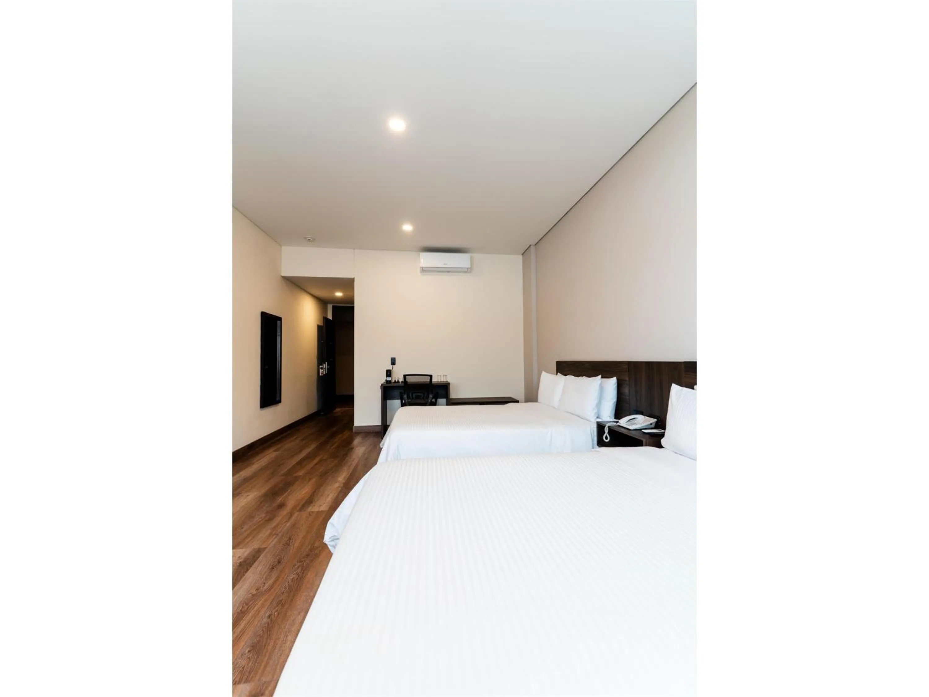 Bedroom, Bed in Best Western Plus Hotel San Diego