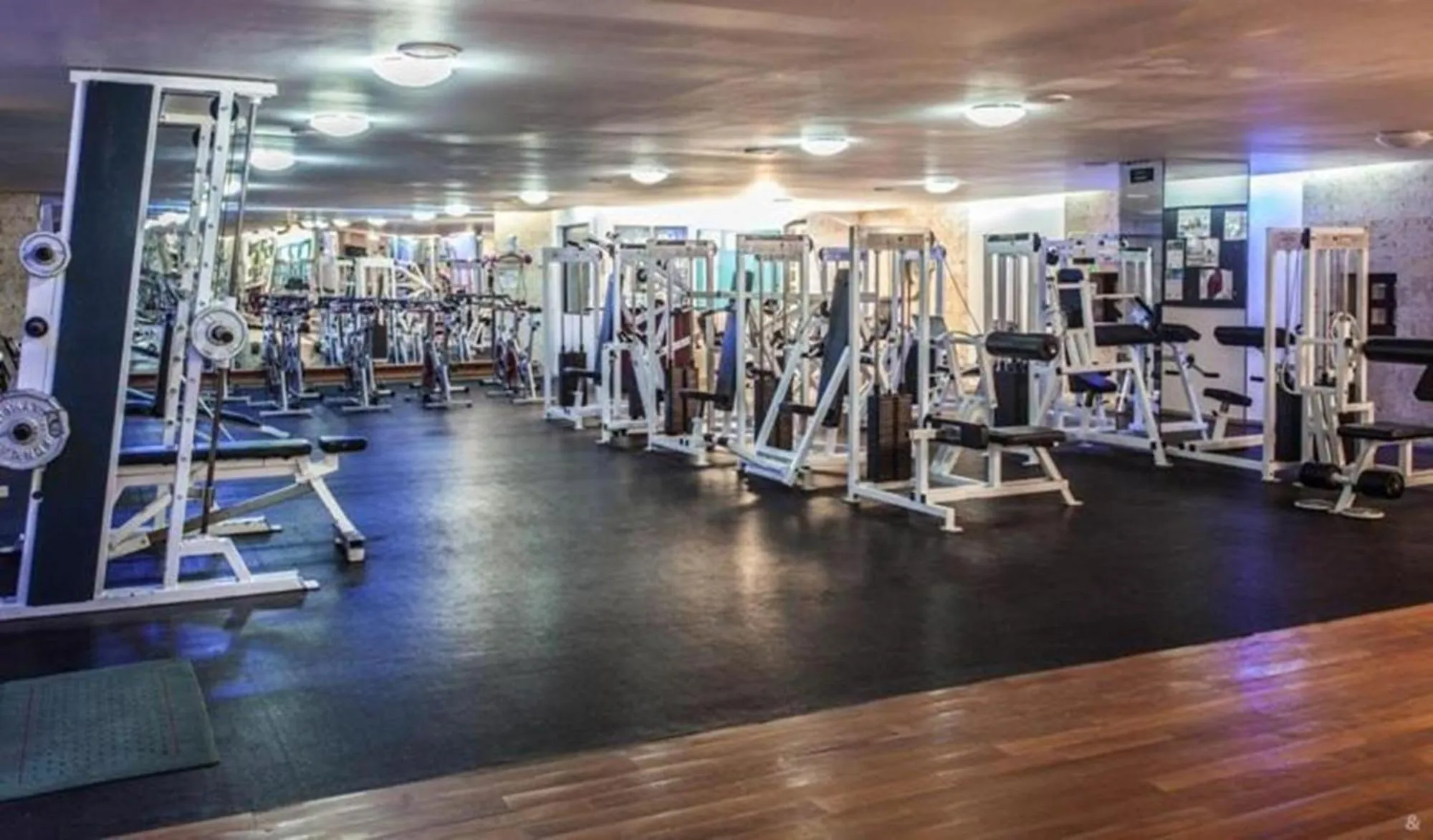 Fitness centre/facilities in GHL Hotel Sunrise