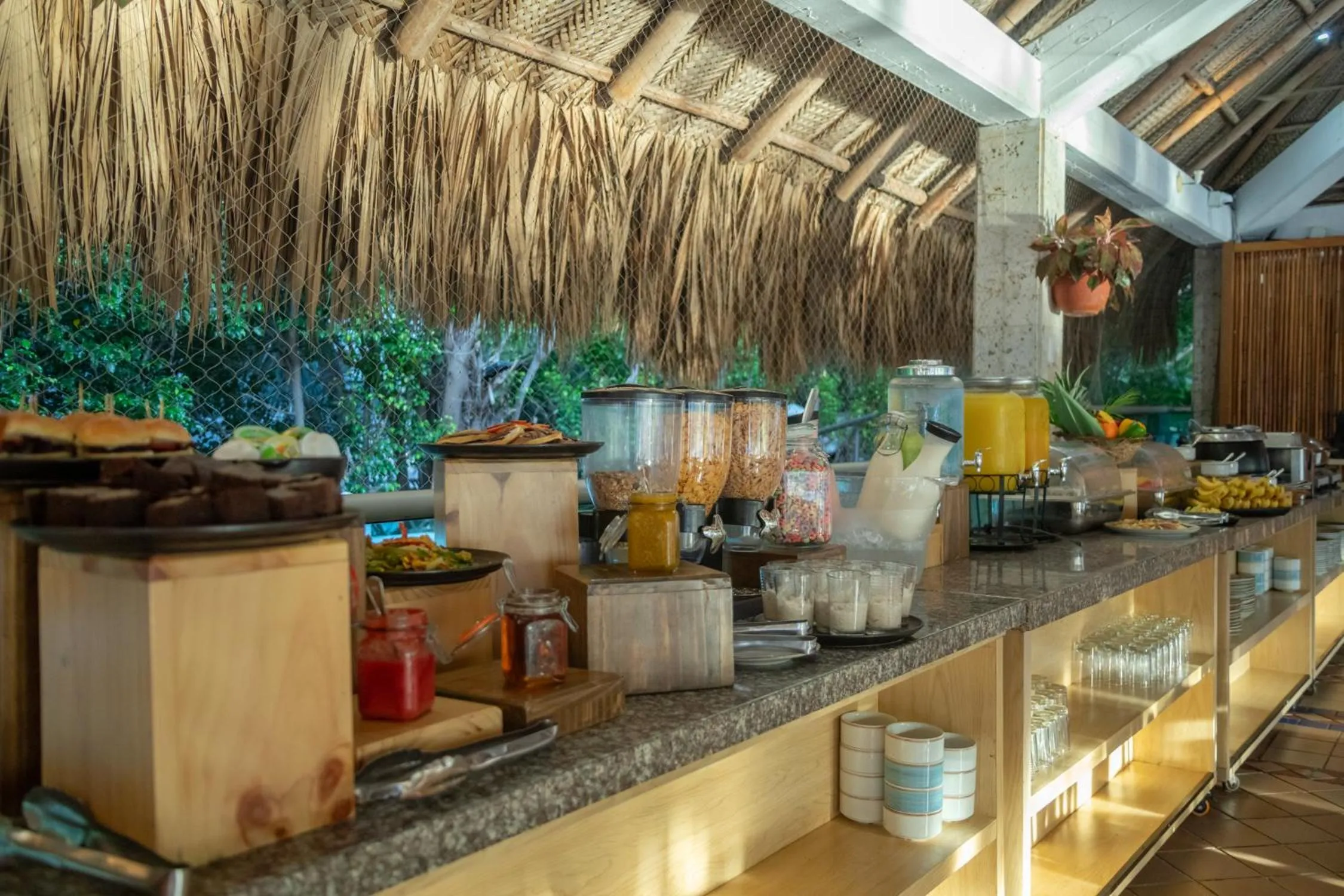 Restaurant/places to eat in GHL Relax Hotel Costa Azul