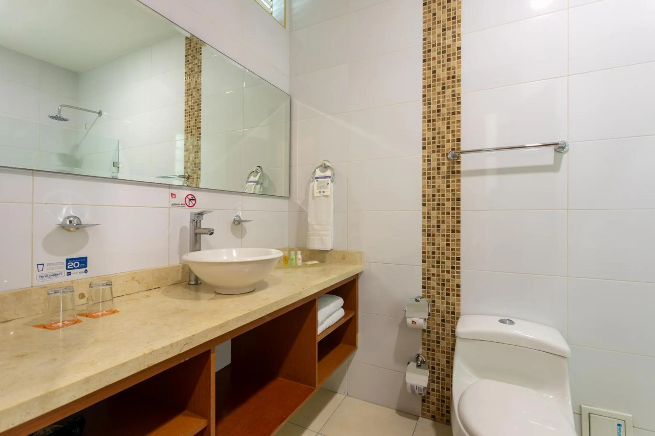 Shower in GHL Relax Hotel Costa Azul