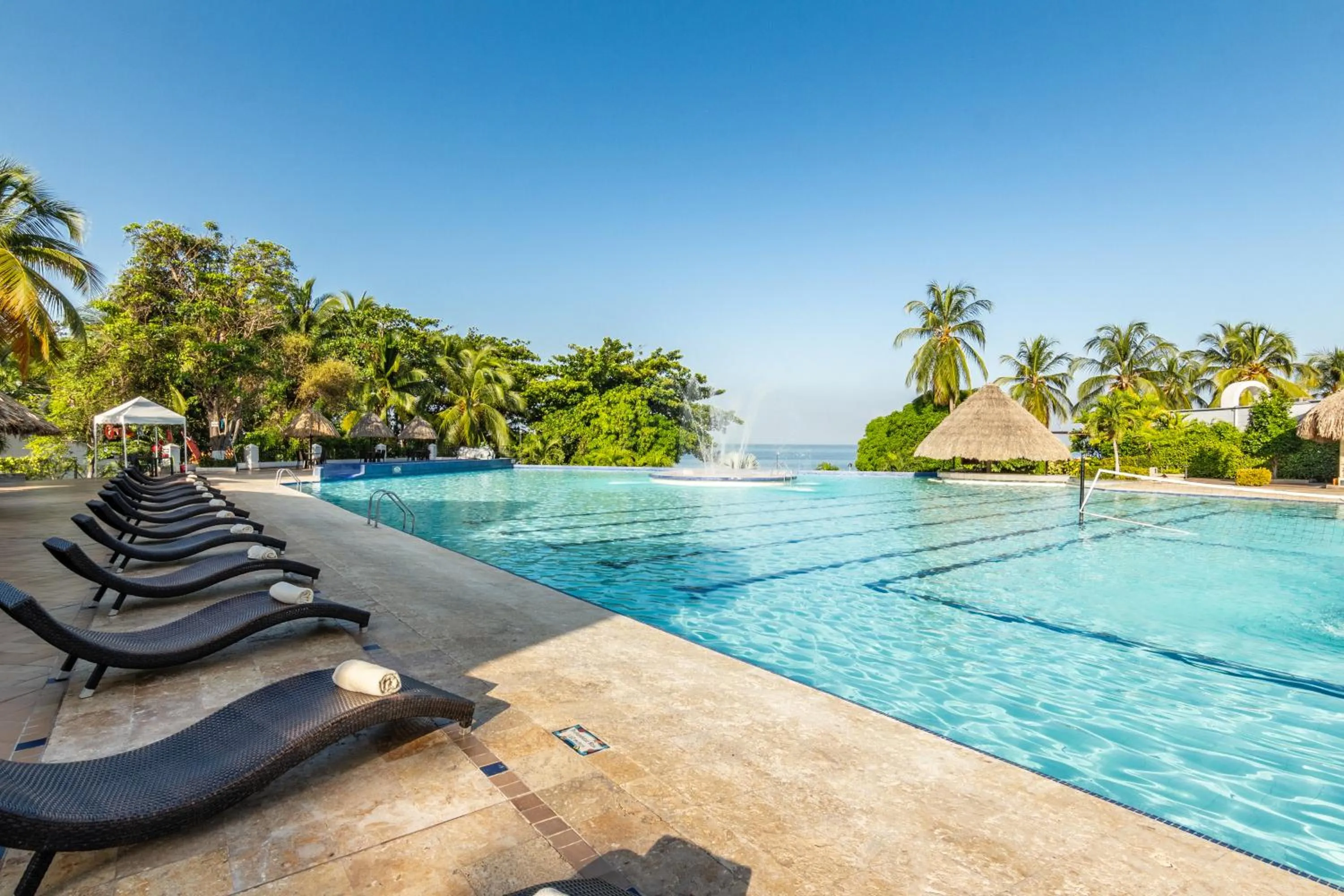 Swimming pool in GHL Relax Hotel Costa Azul