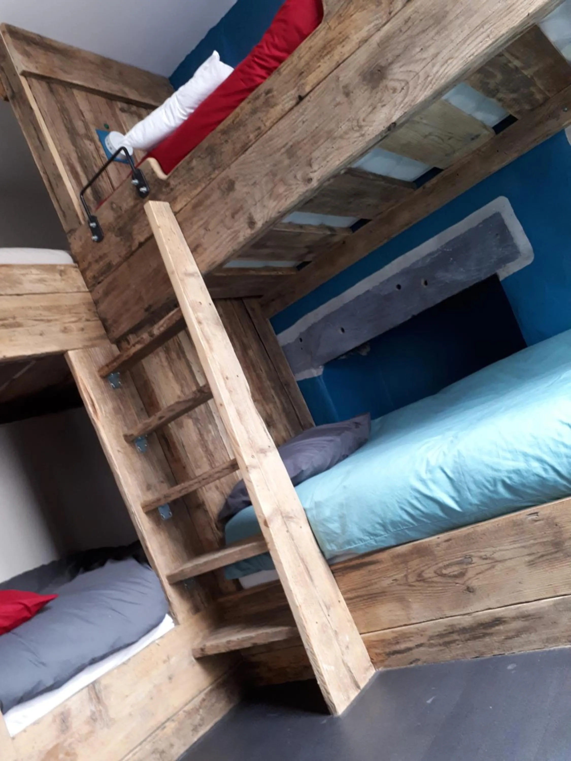 bunk bed, Bed in Ty Glyndwr Bunkhouse, Bar and cafe