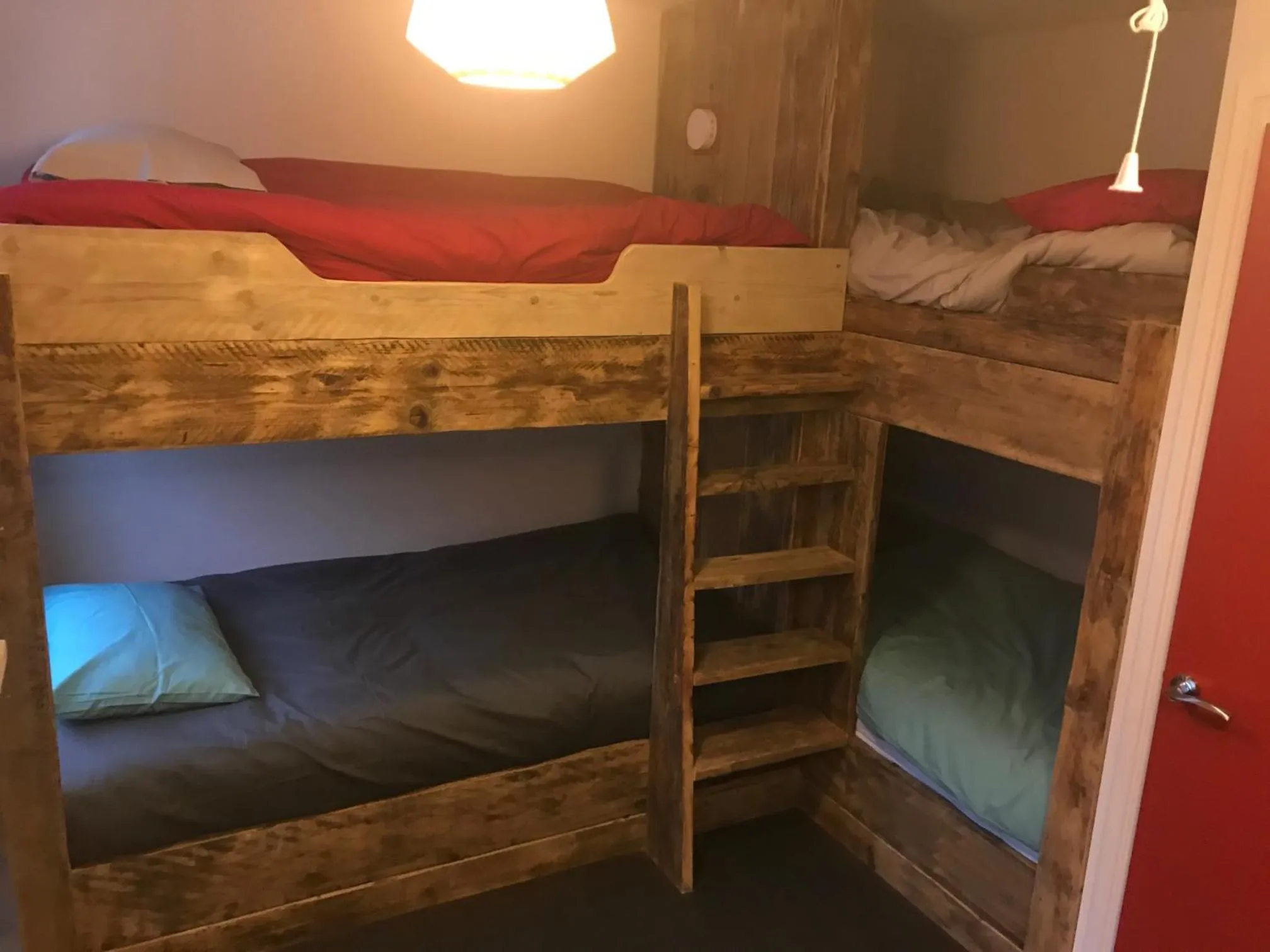 bunk bed, Bed in Ty Glyndwr Bunkhouse, Bar and cafe
