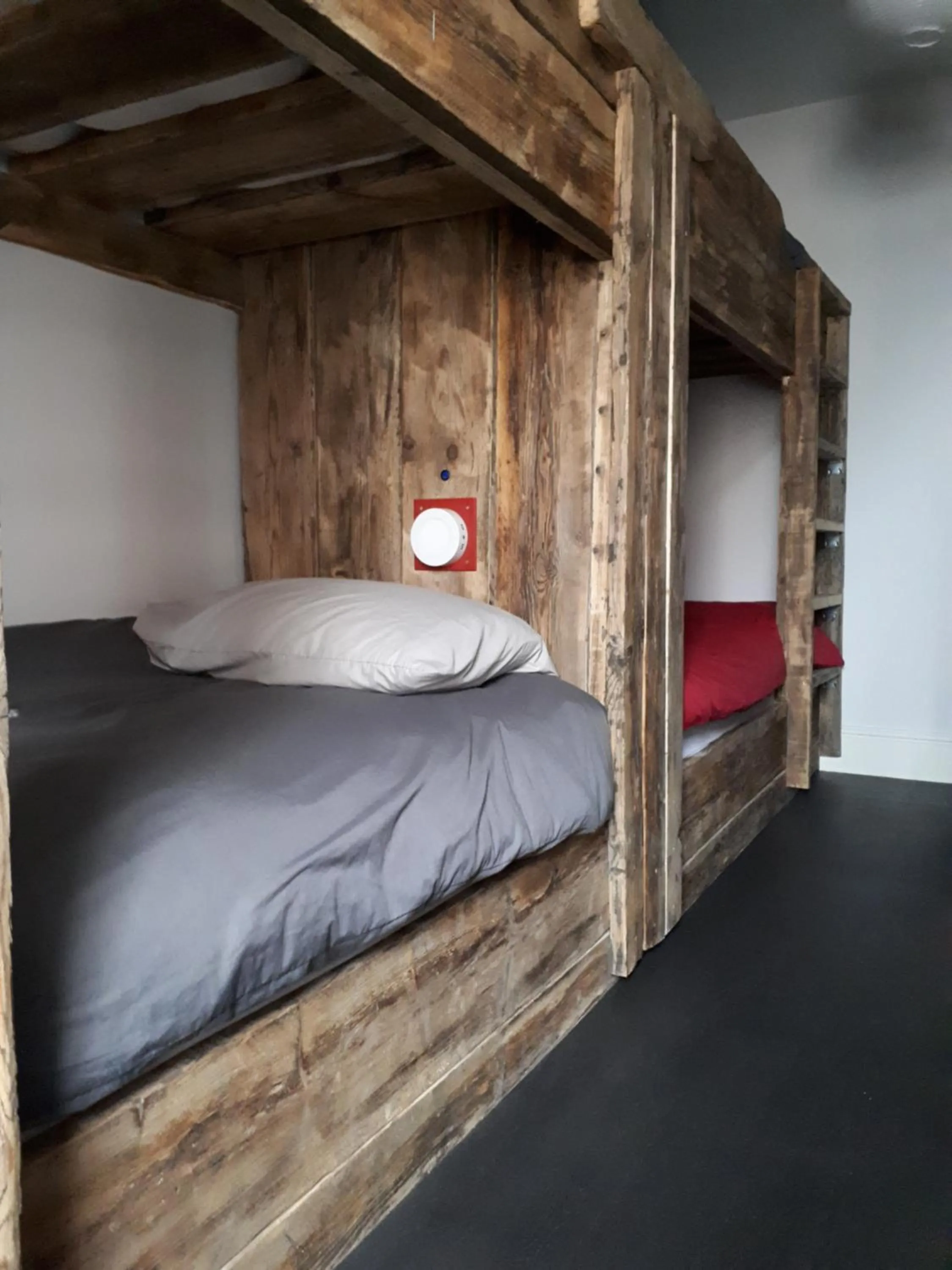 bunk bed, Bed in Ty Glyndwr Bunkhouse, Bar and cafe