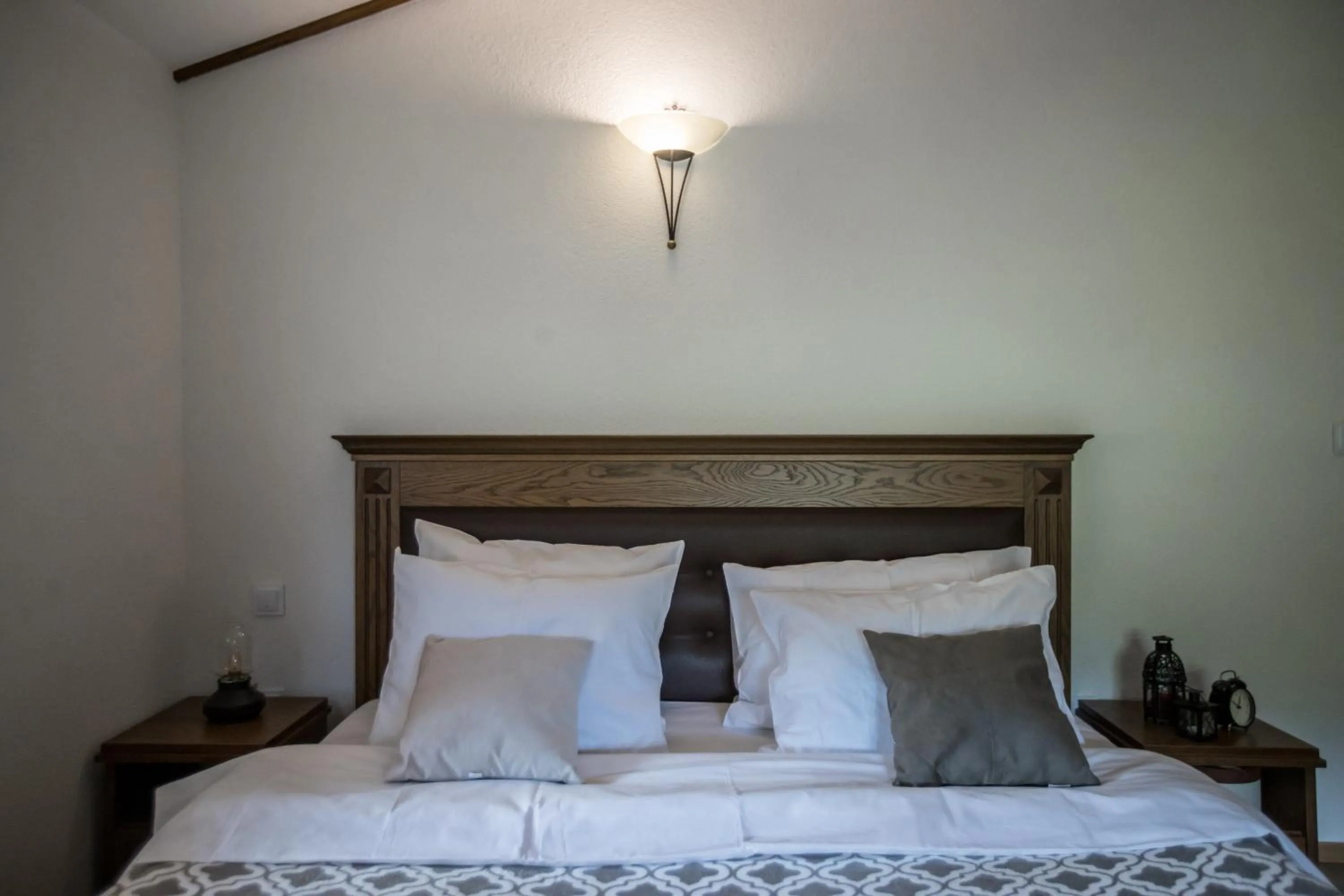 Bed in The House of the Miyaks