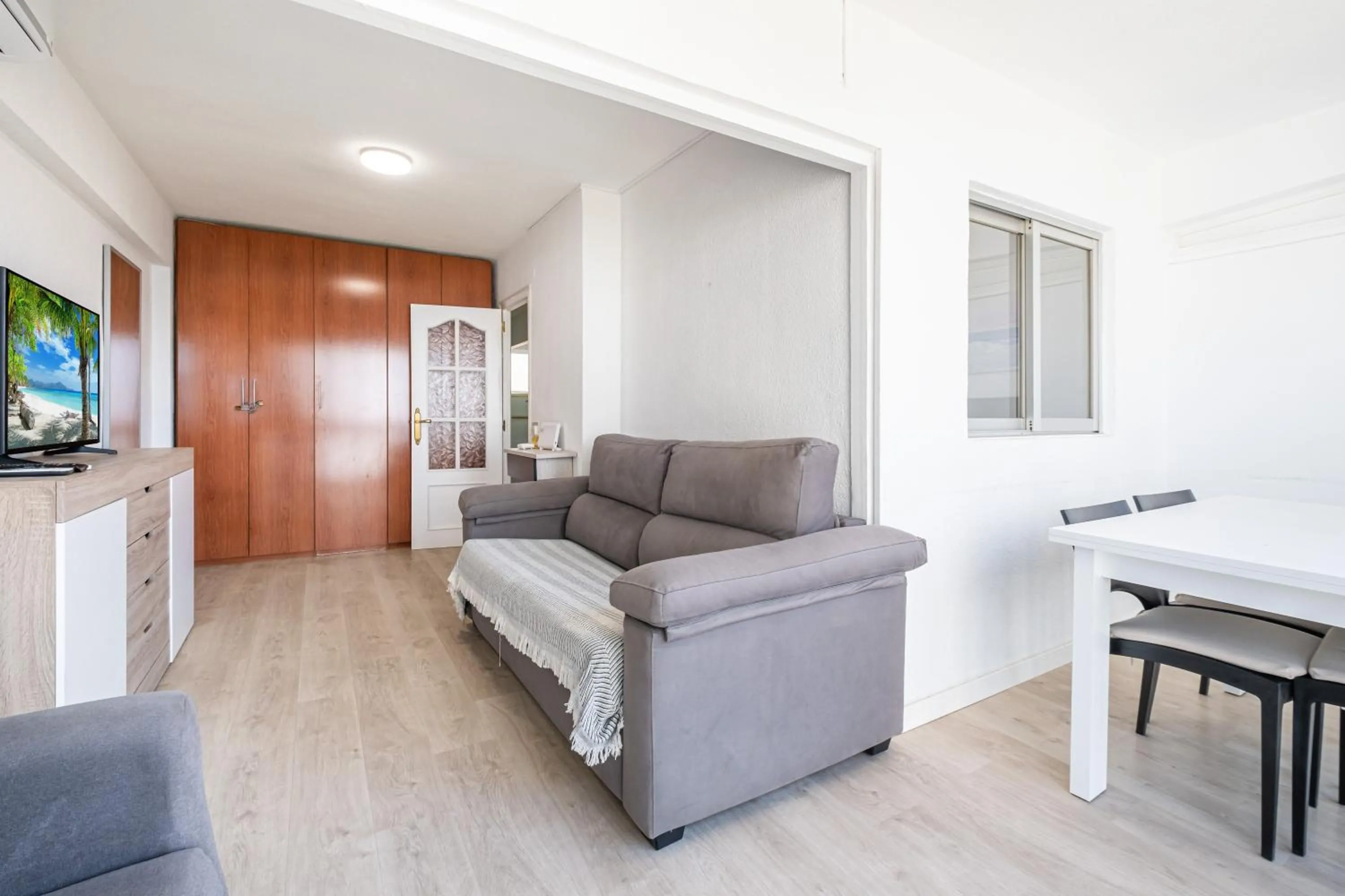 TV and multimedia in Donna II 7-32 Apartment Levante Beach-Old Town