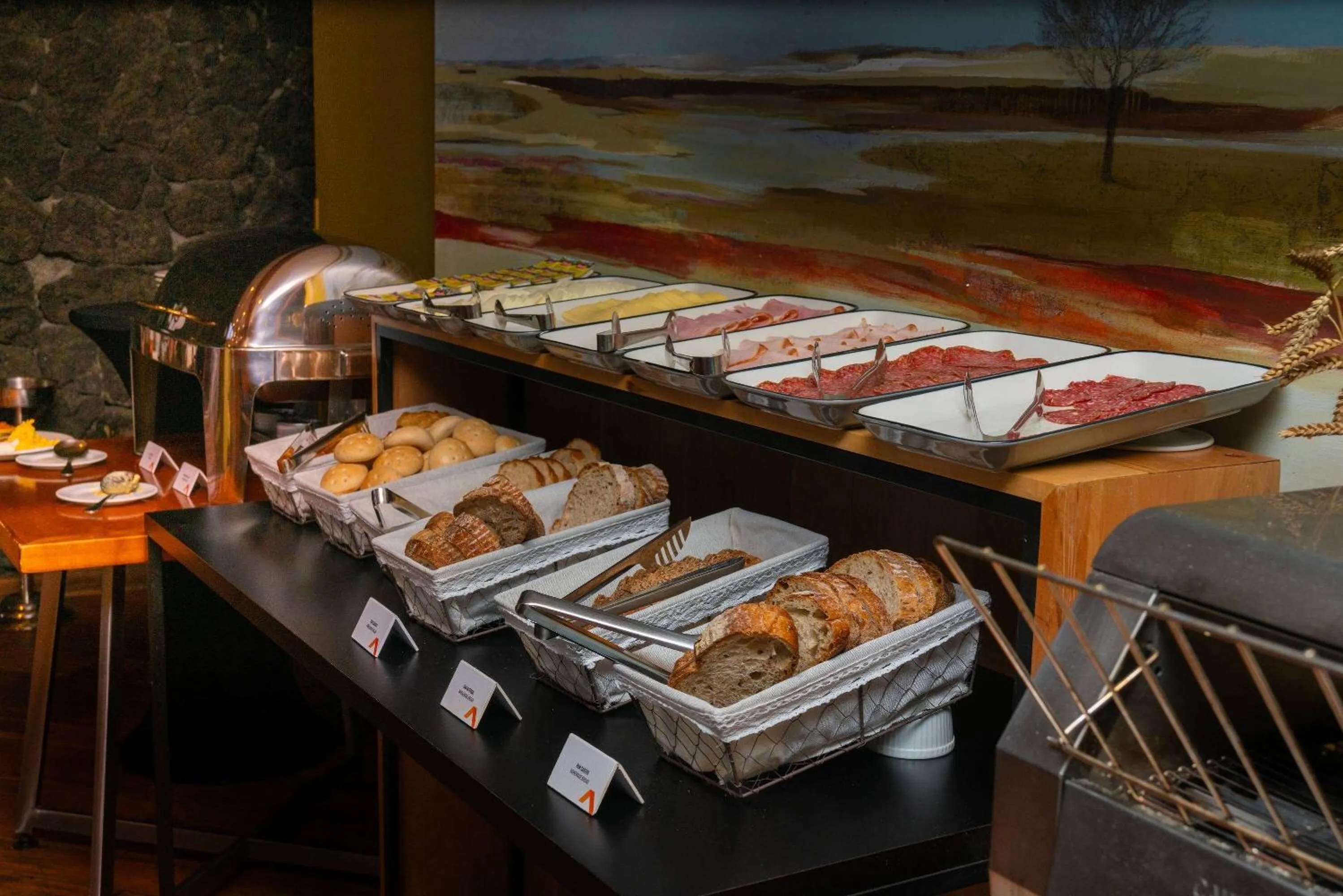 Restaurant/places to eat in Wyndham Puerto Varas Pettra