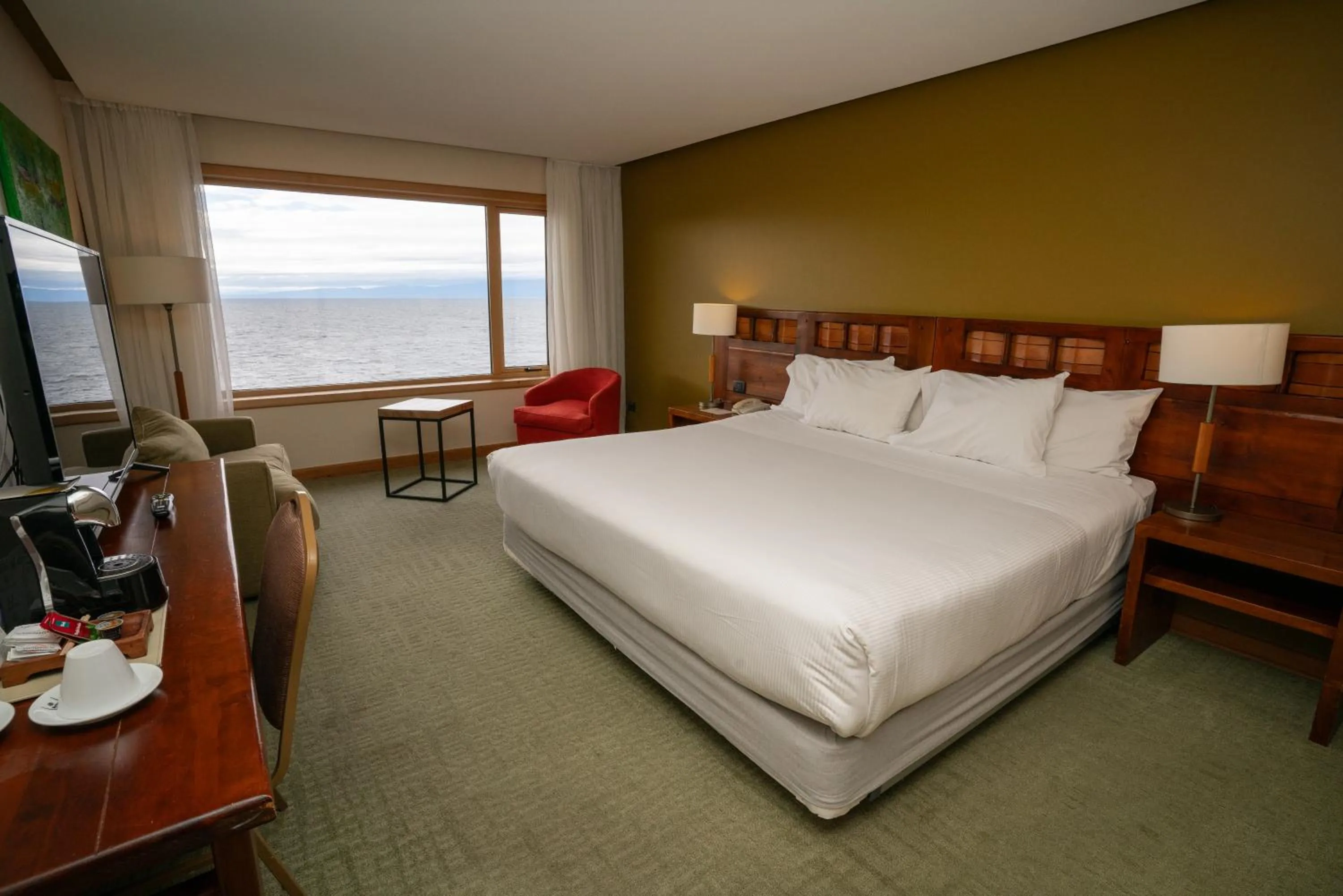 Bedroom, Bed in Wyndham Puerto Varas Pettra