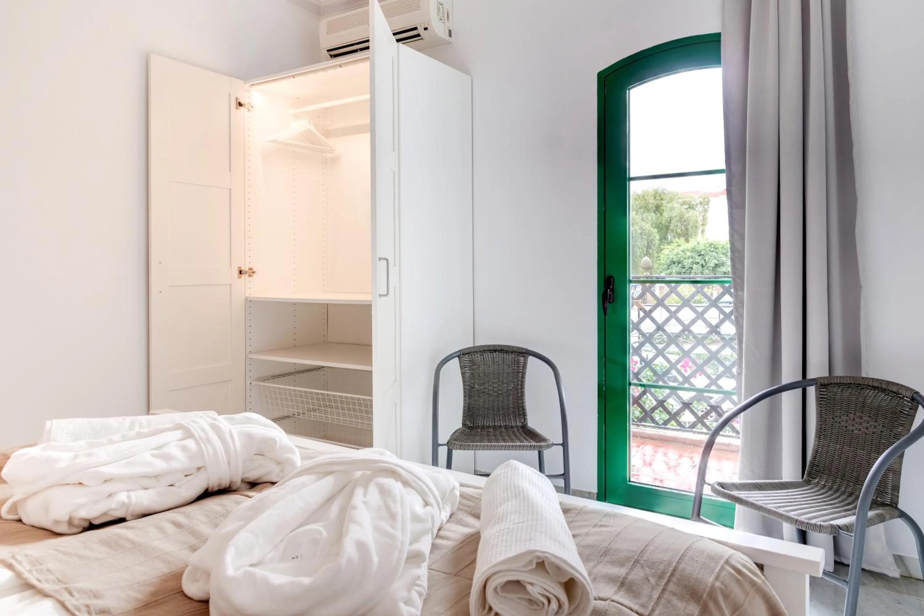 Balcony/Terrace in Hostal Alegre