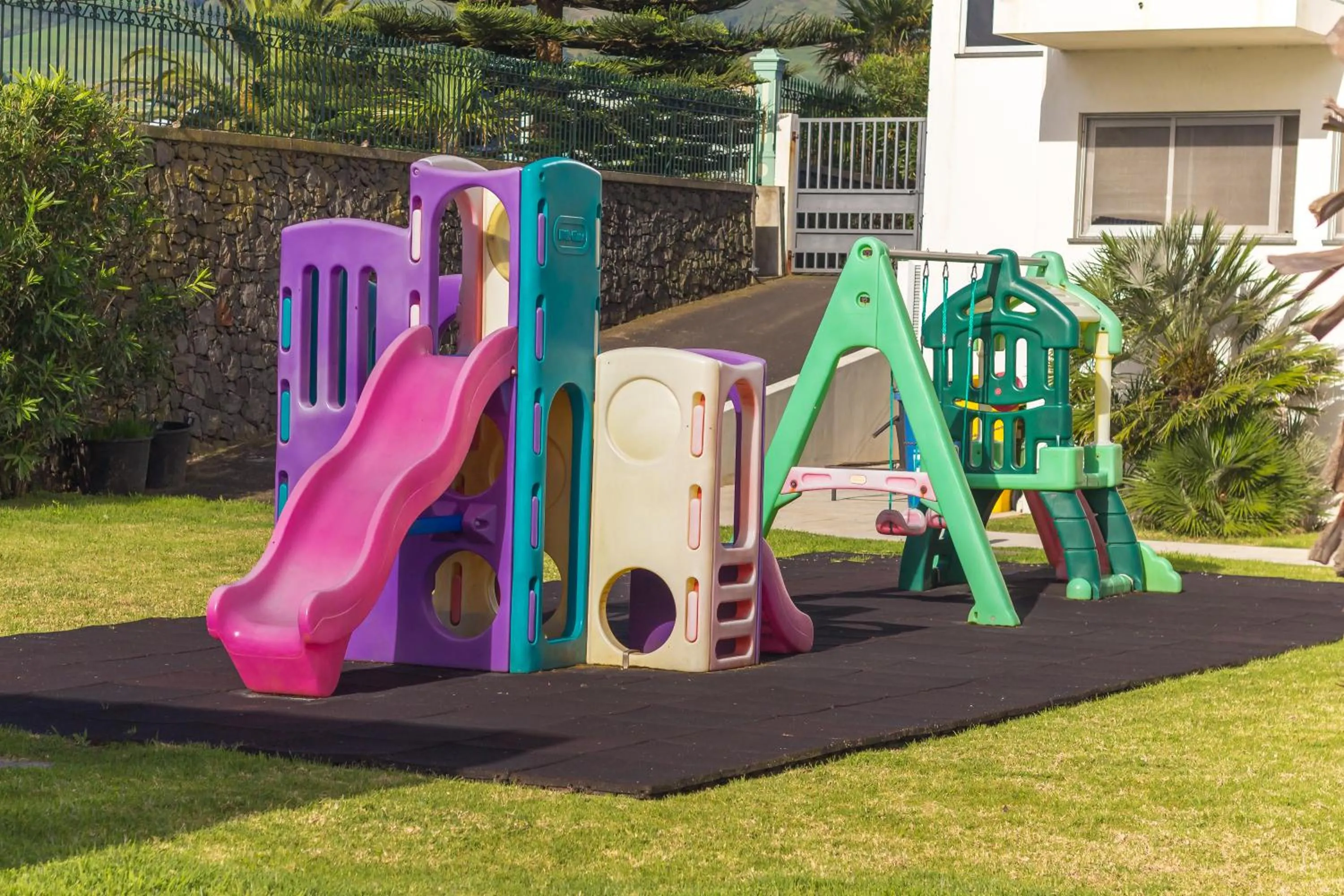 young children in Atlantida Mar Hotel