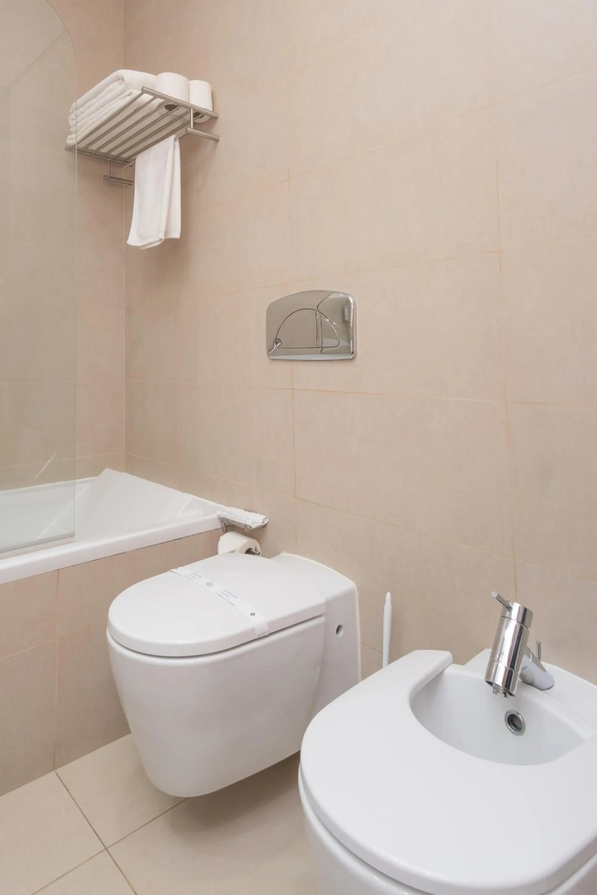 Bathroom in Atlantida Mar Hotel