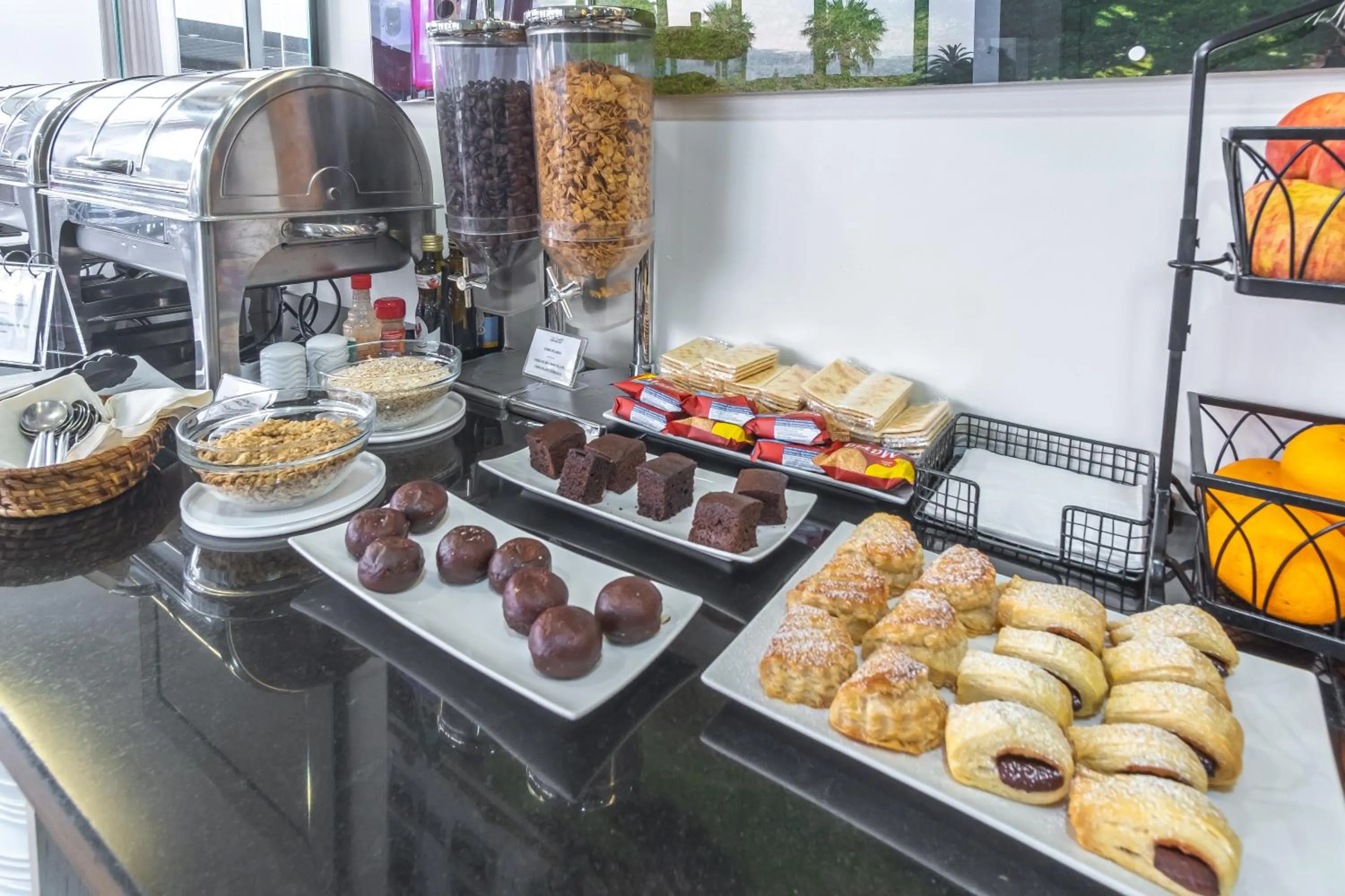 Buffet breakfast in Atlantida Mar Hotel