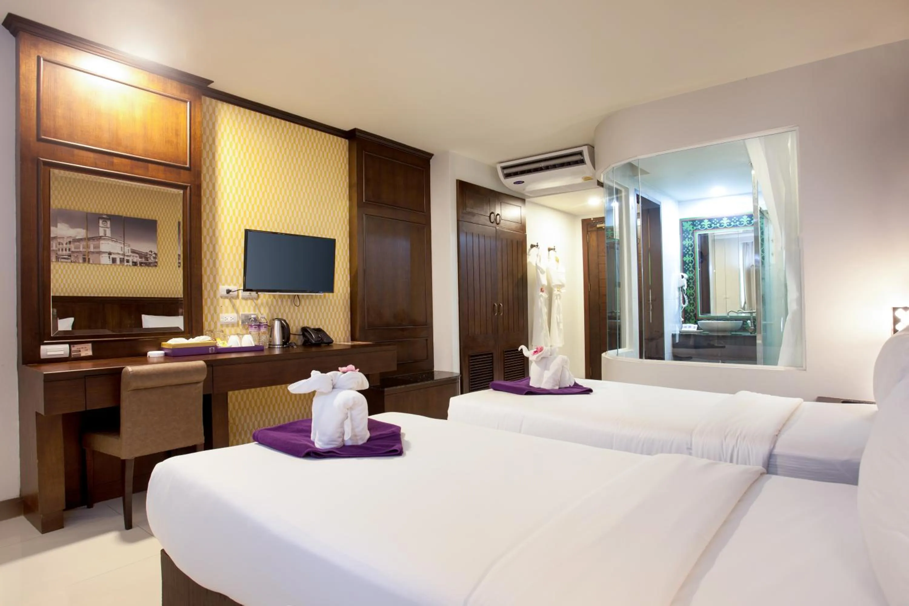 Bed in Supicha Pool Access Hotel - SHA Plus