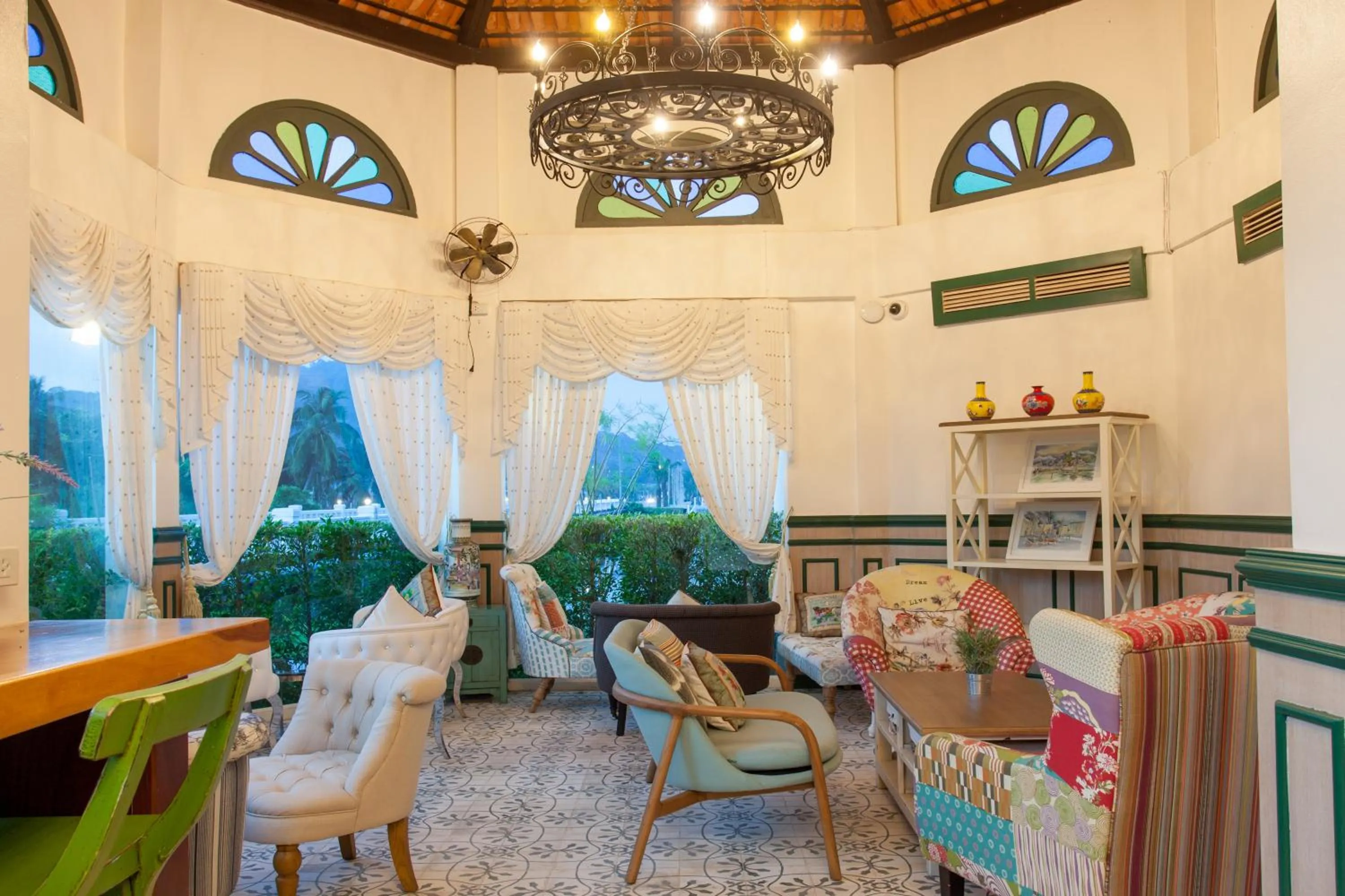 Restaurant/places to eat in Supicha Pool Access Hotel - SHA Plus