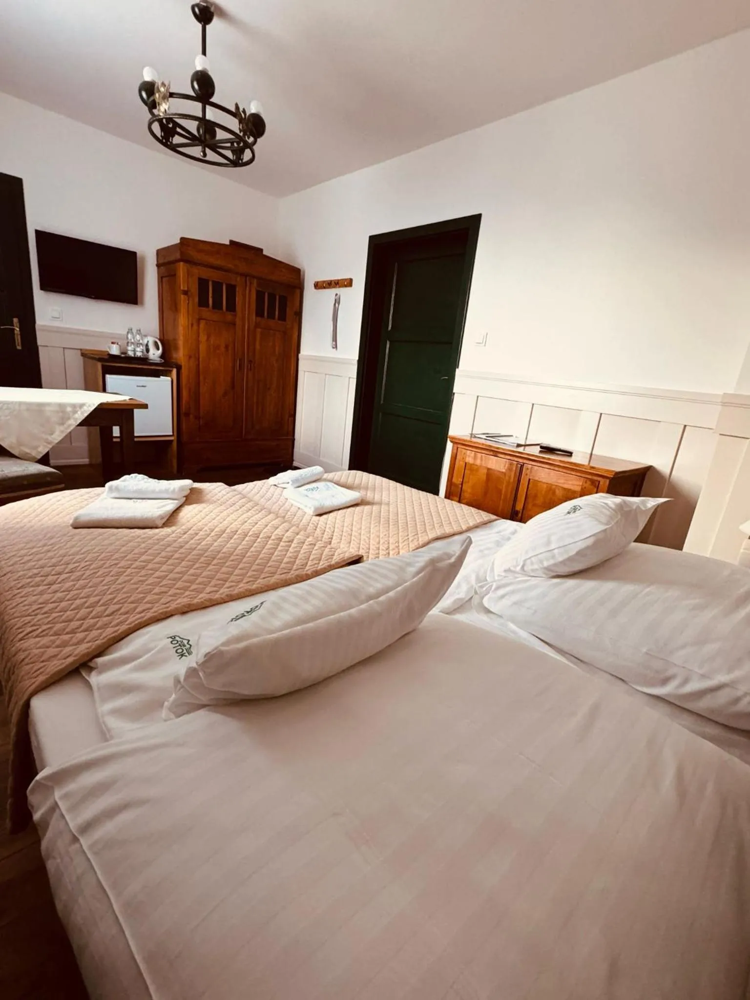 Photo of the whole room, Bed in Dom Potok